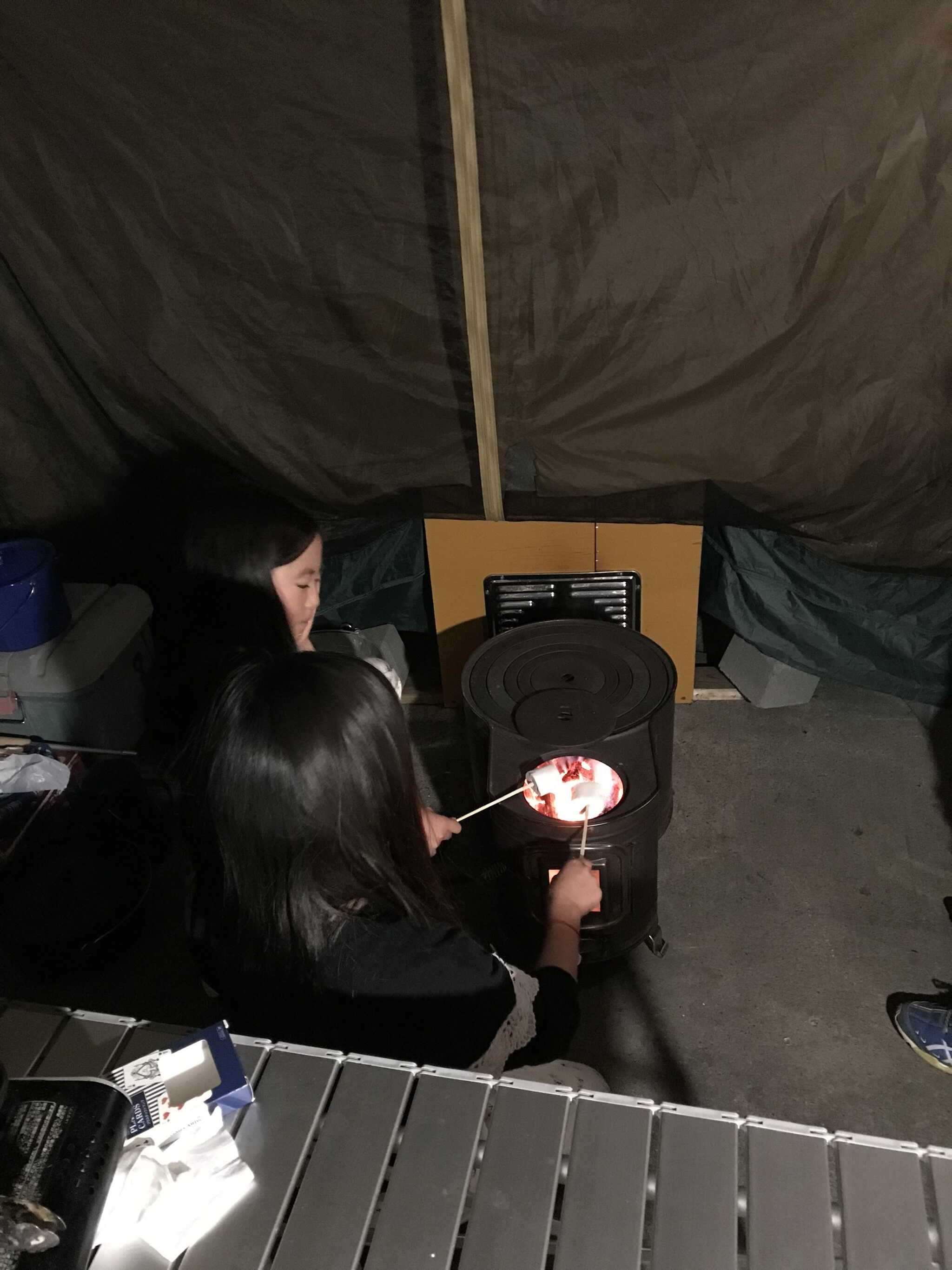 薪ストーブやばい暖かいんだからー