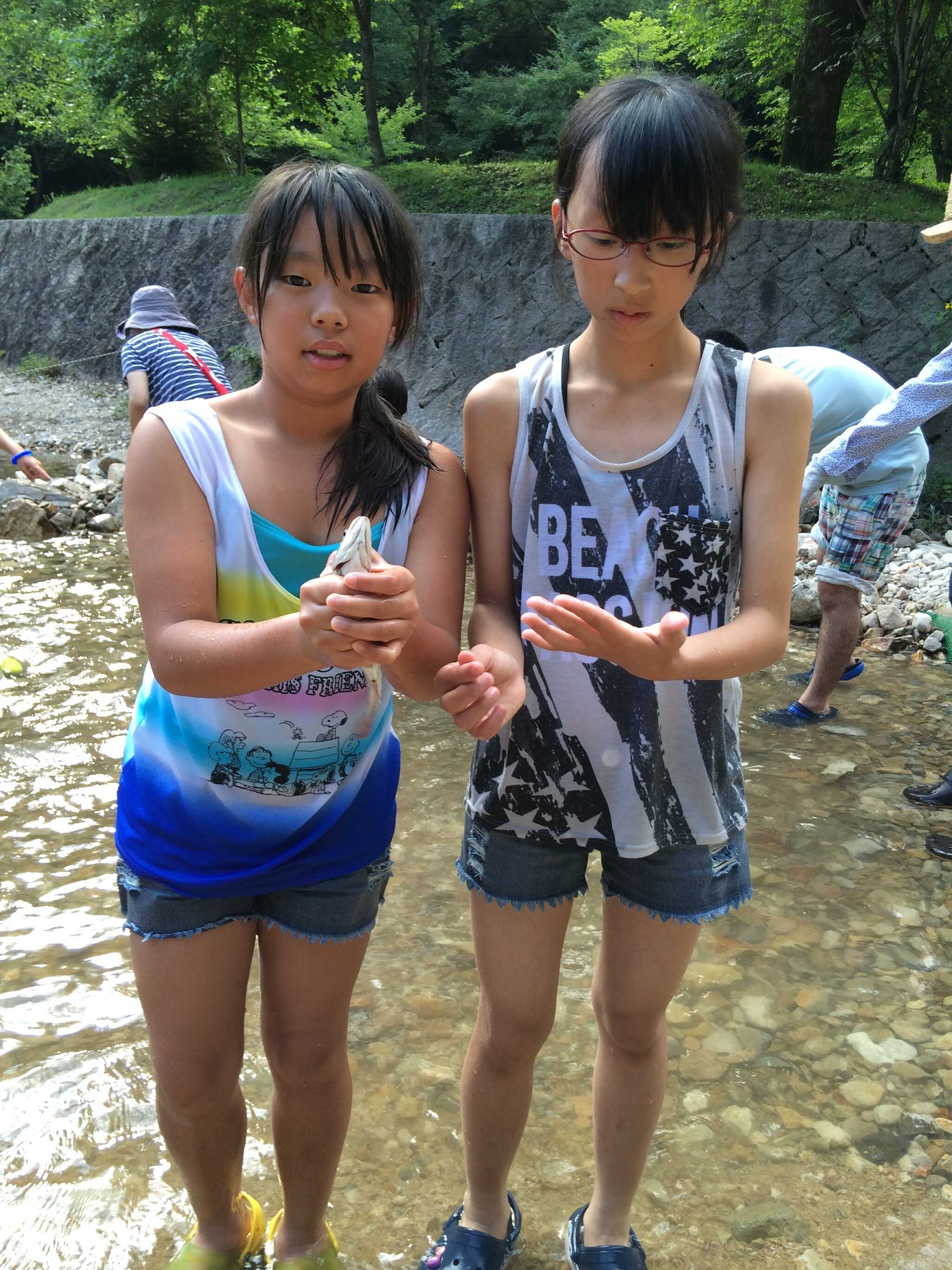 ヤマメのつかみ取り