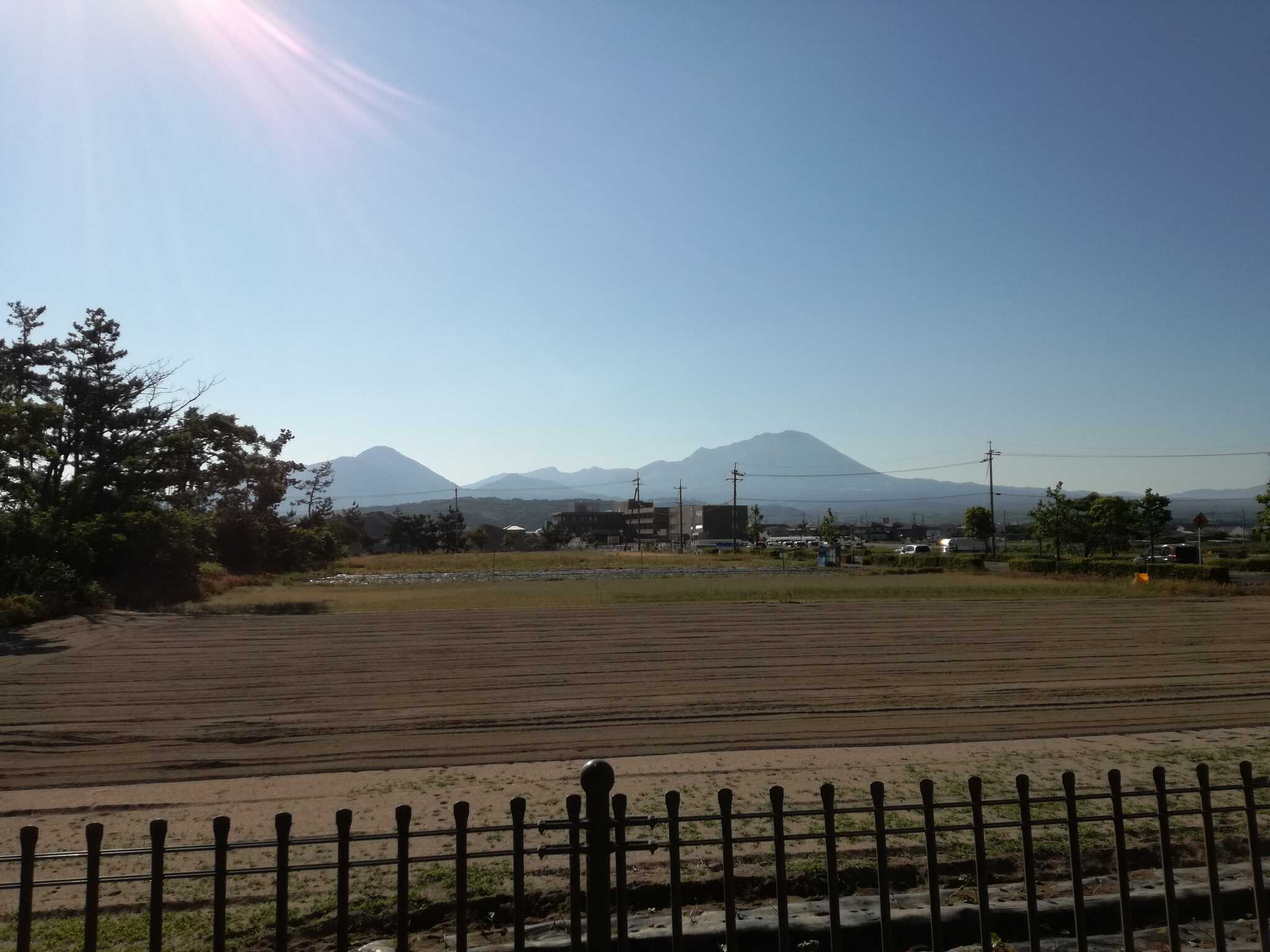 キャンプ場内から見える大山