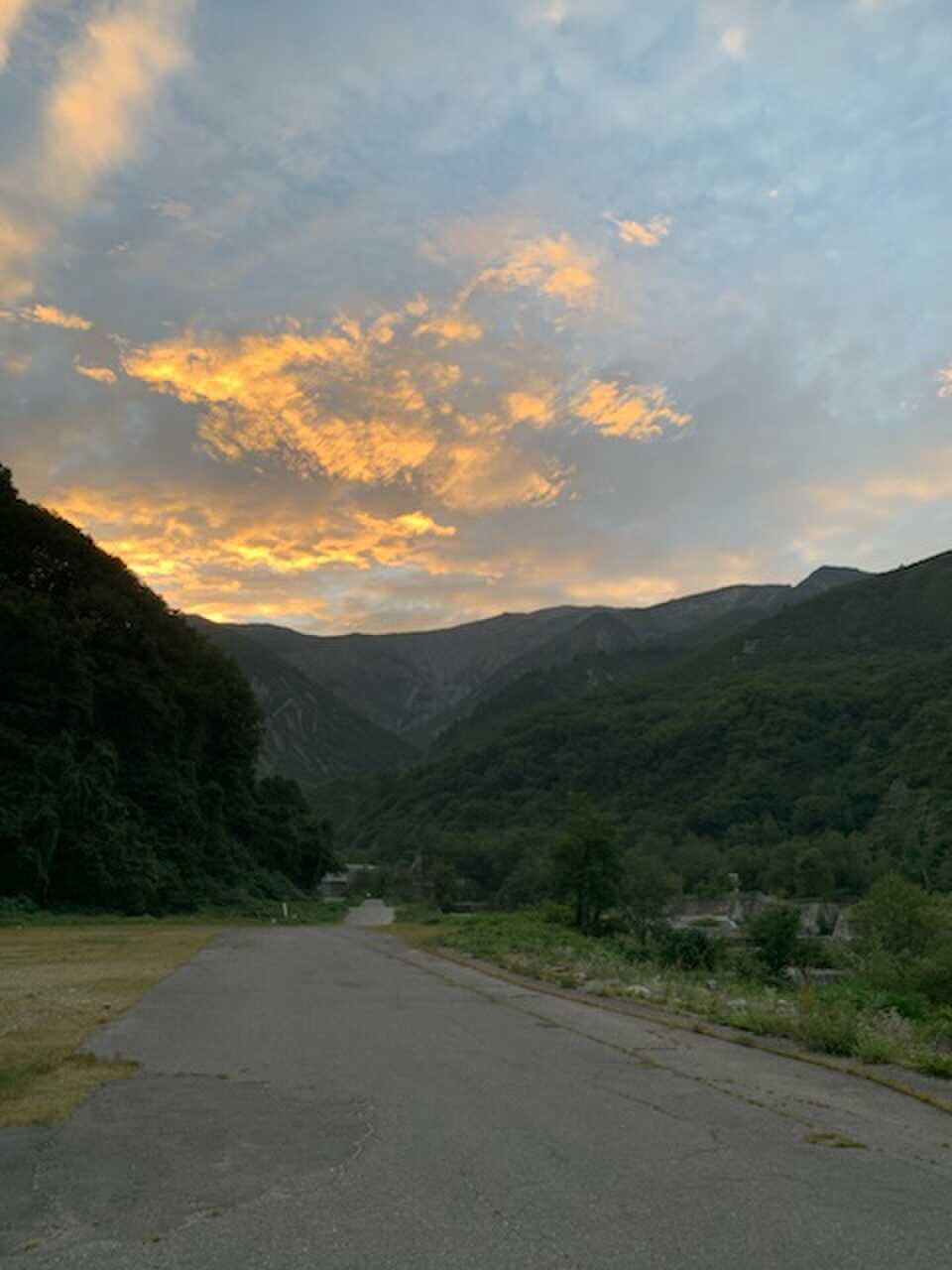 目の前の川