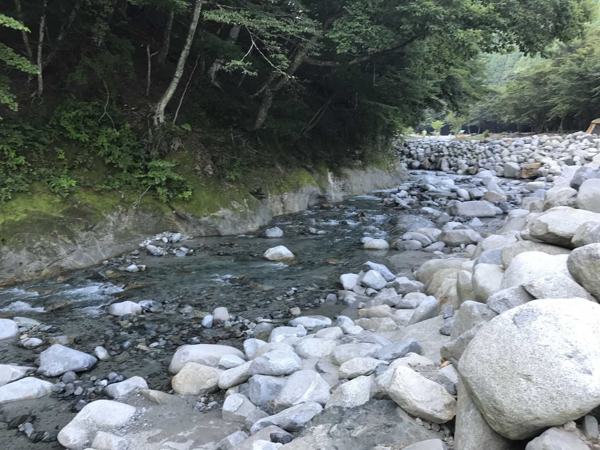 浅く子供でも安全
