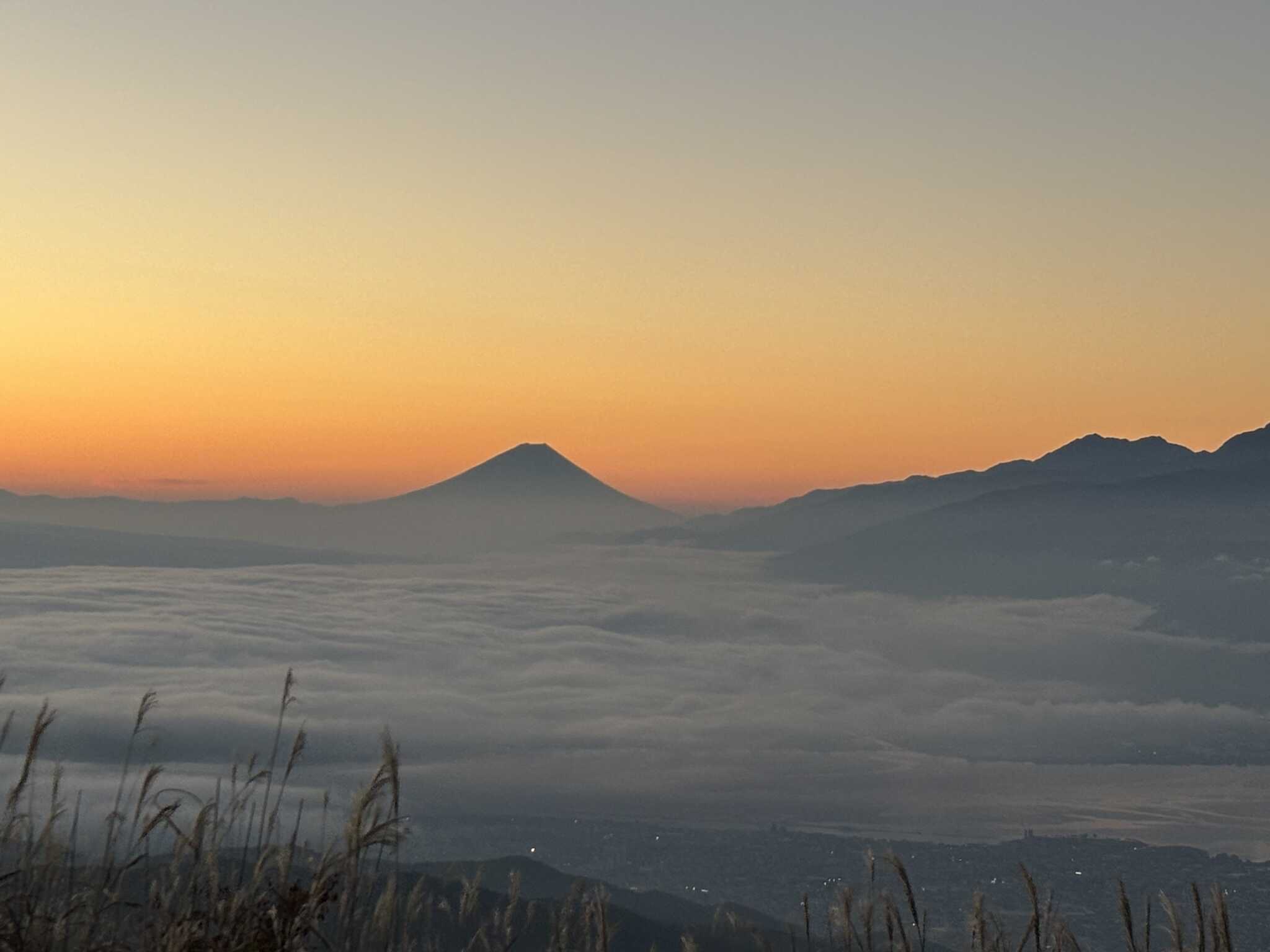 朝5時の富士山と雲海