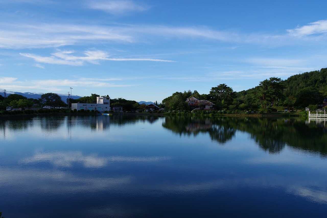 湖周辺の景色