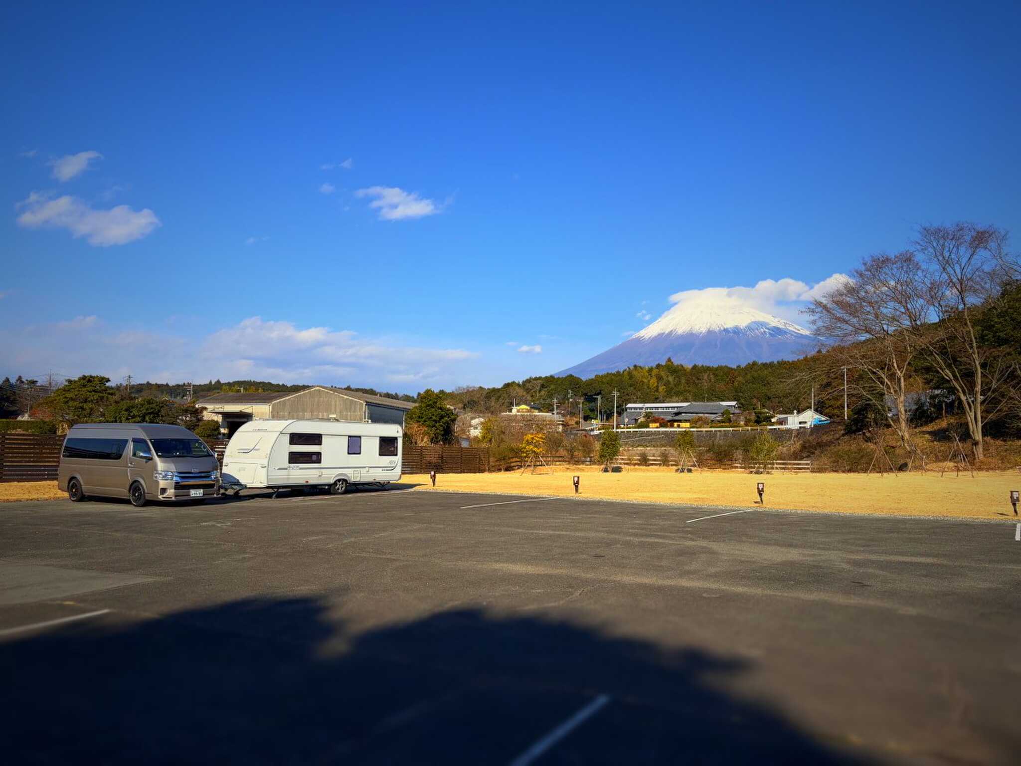 富士山絶景サイト(1)と我が家のトレーラー