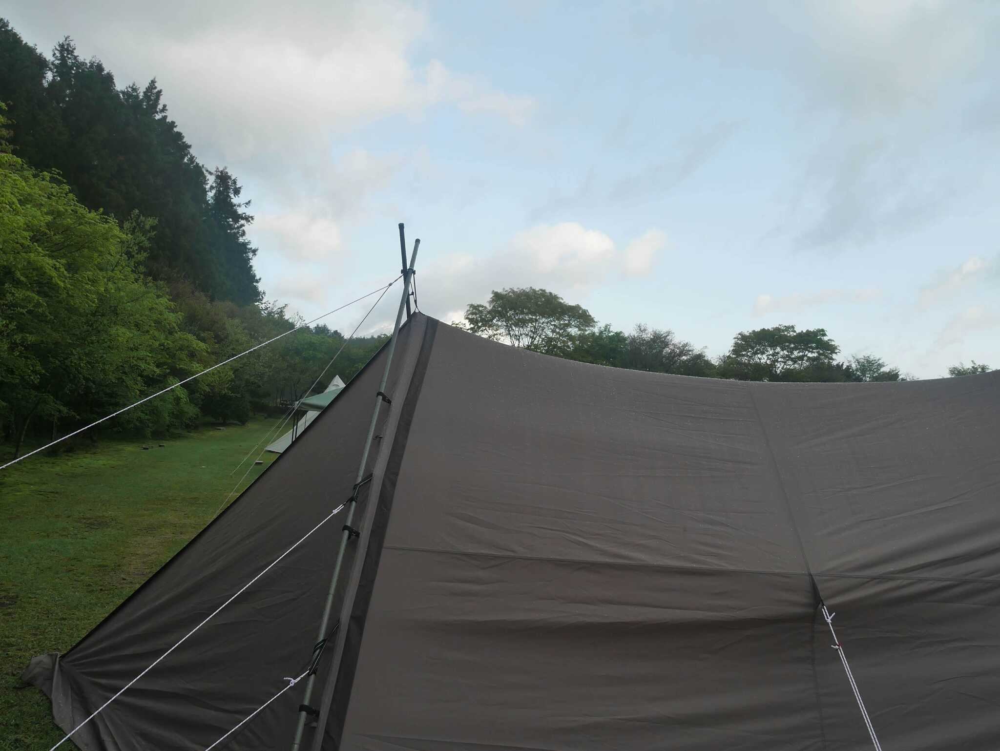 天気に恵まれず。残念ながら富士山は一部しか見れませんでした。