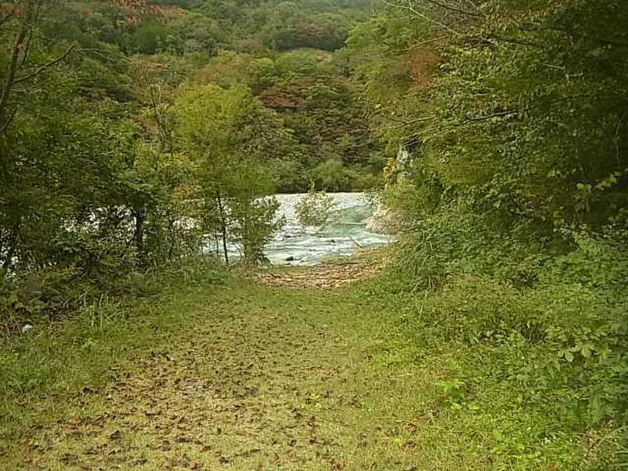 鬼怒川へ降りる道 ただし先は崩れてる