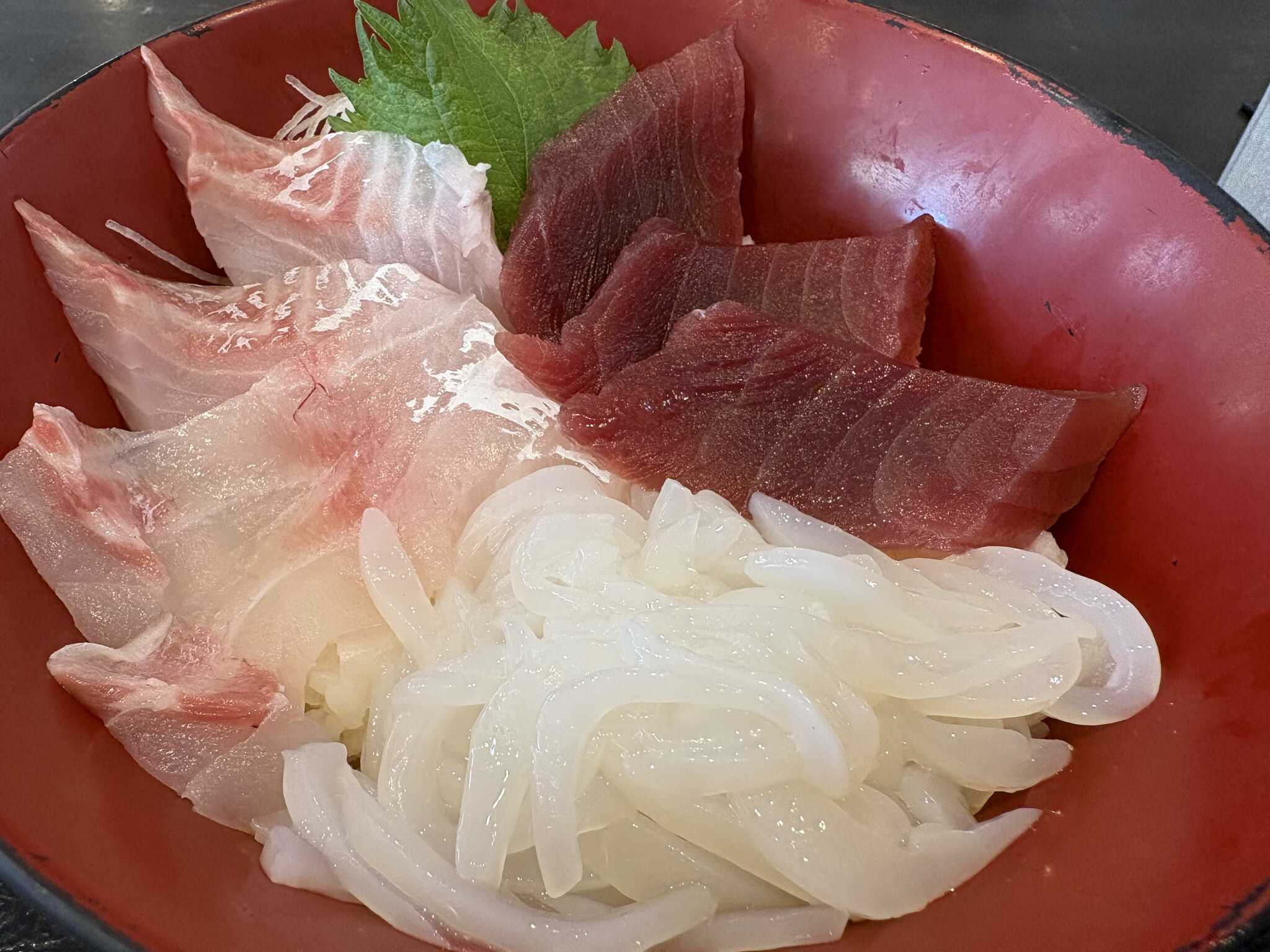 海鮮料理屋まで徒歩10分
