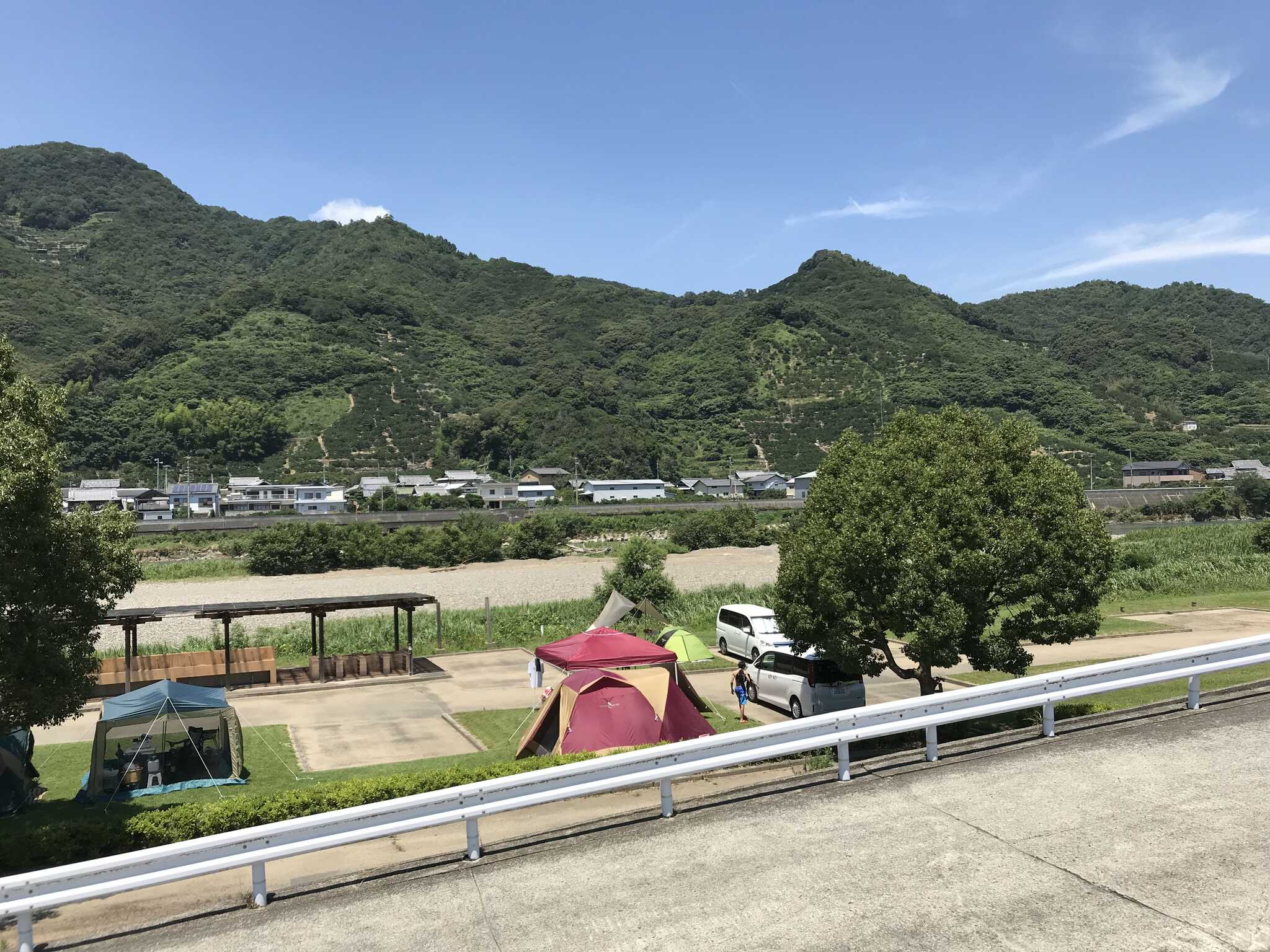キャンプサイト
