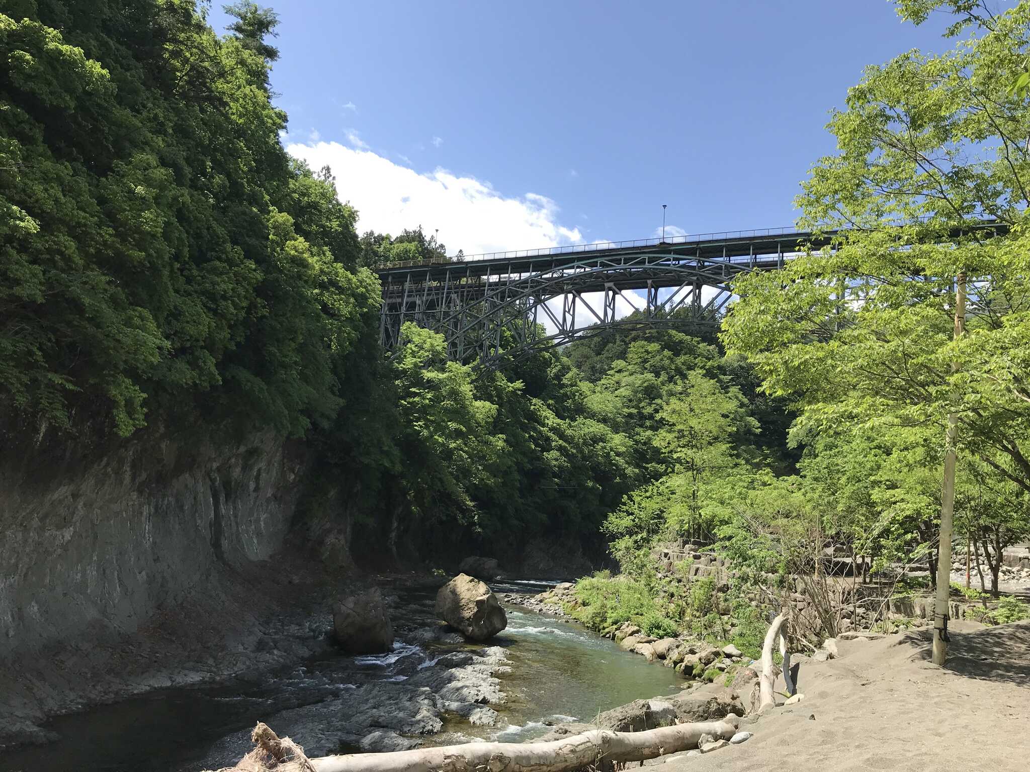 川