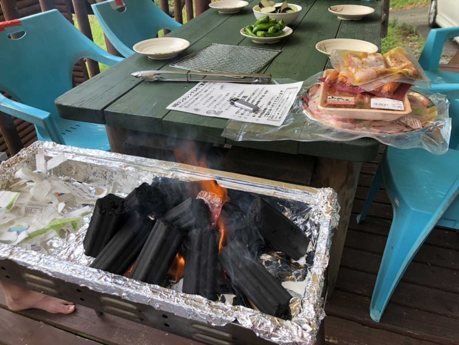 BBQコンロはアルミ箔で覆われ掃除楽ちん