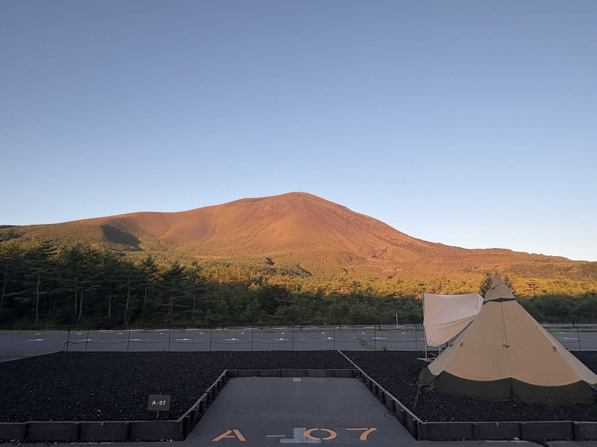 朝焼けの浅間山