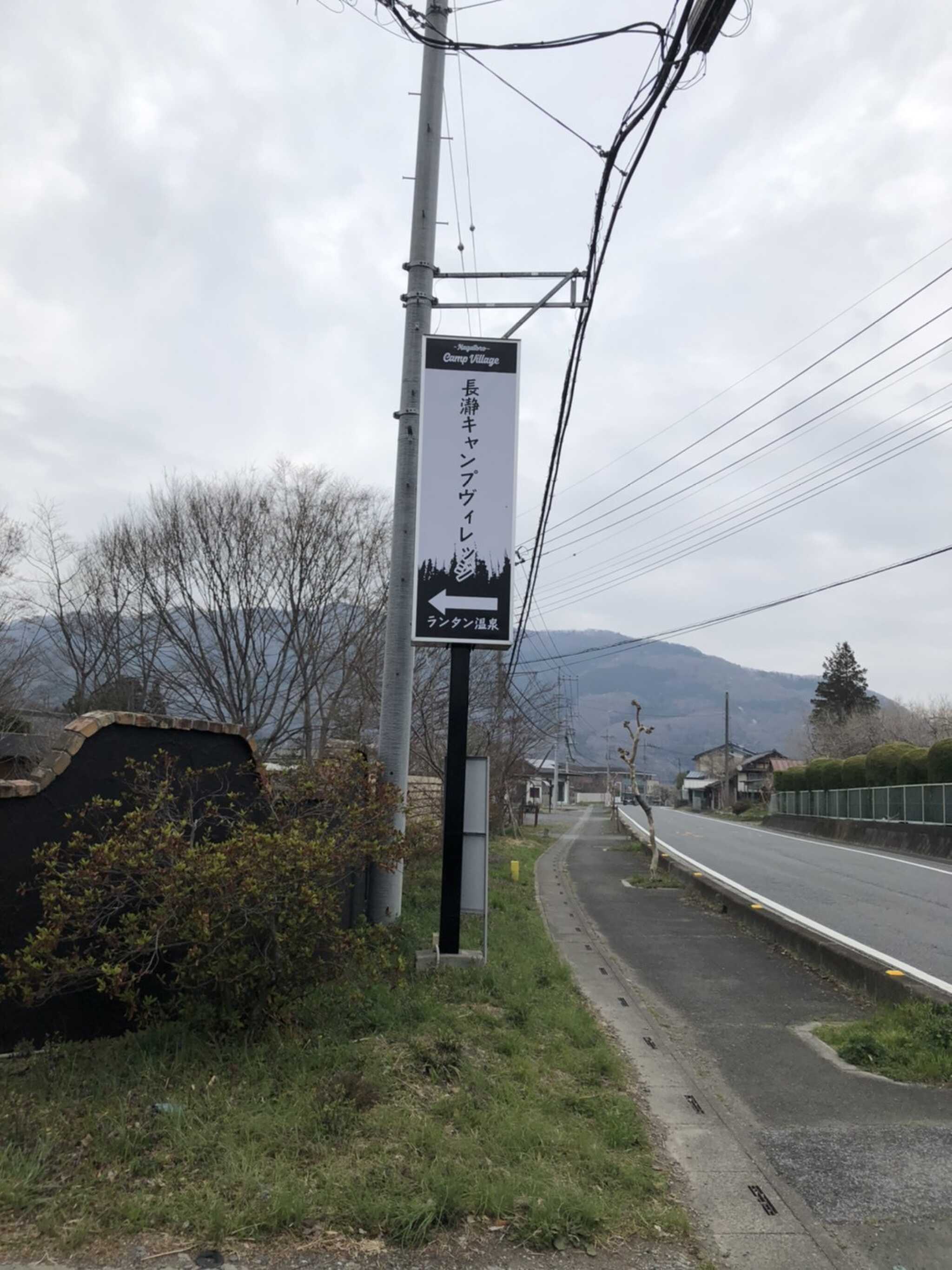 道路からの入口