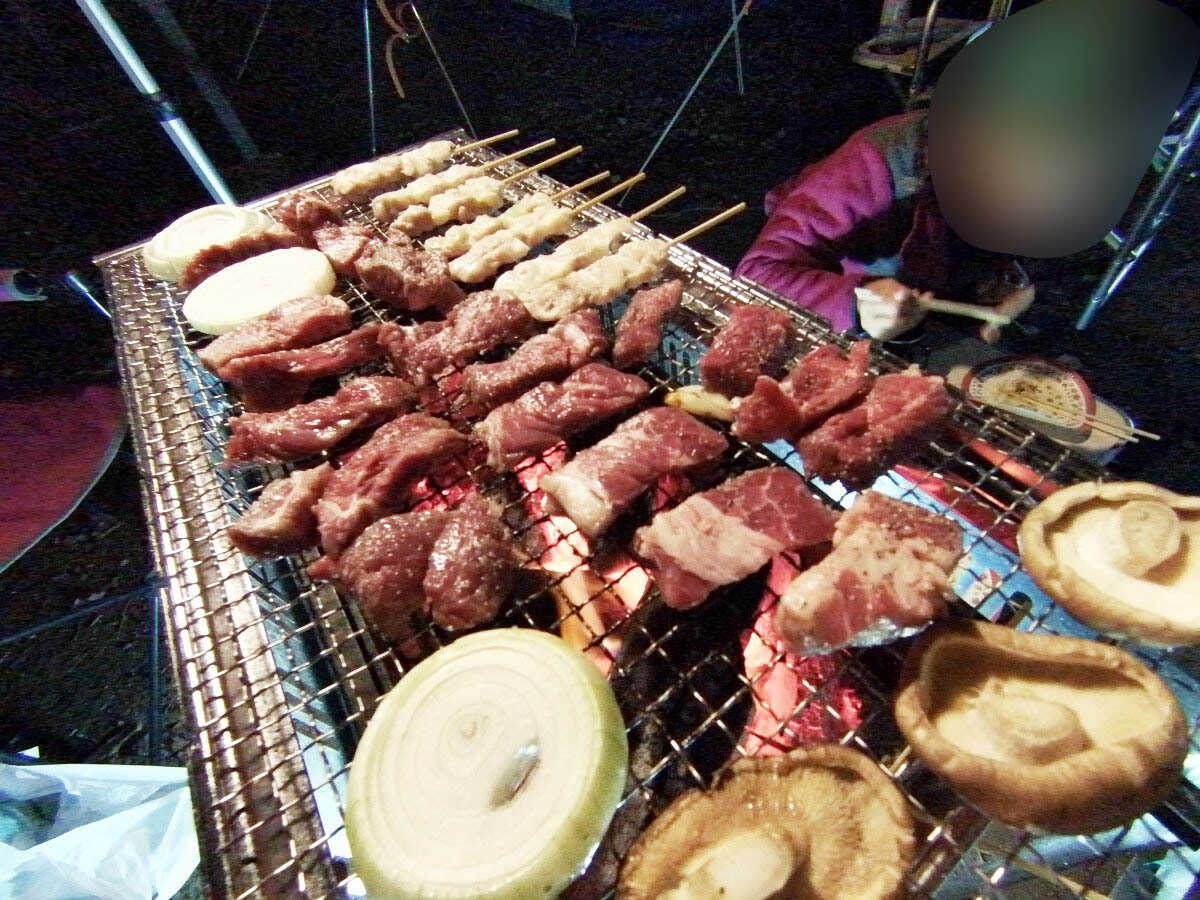 夜のバーベキュー