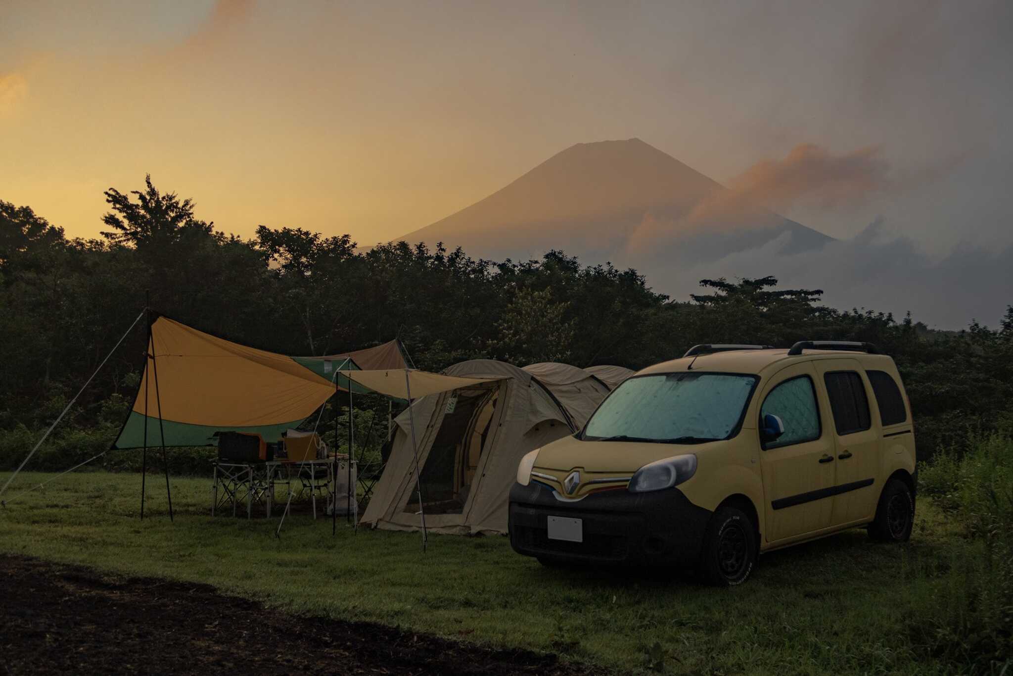 早朝の富士山