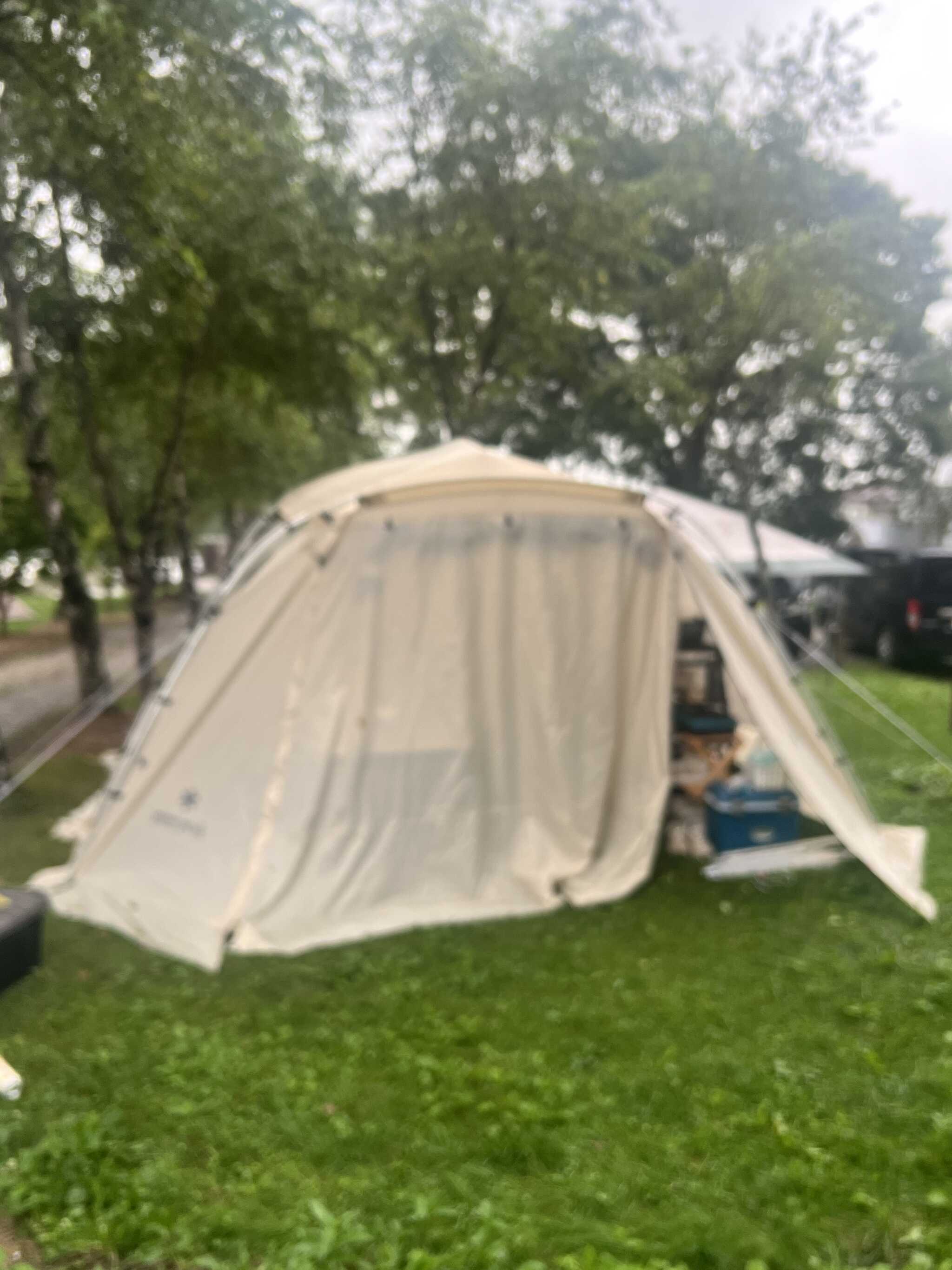 雨の日のキャンプ