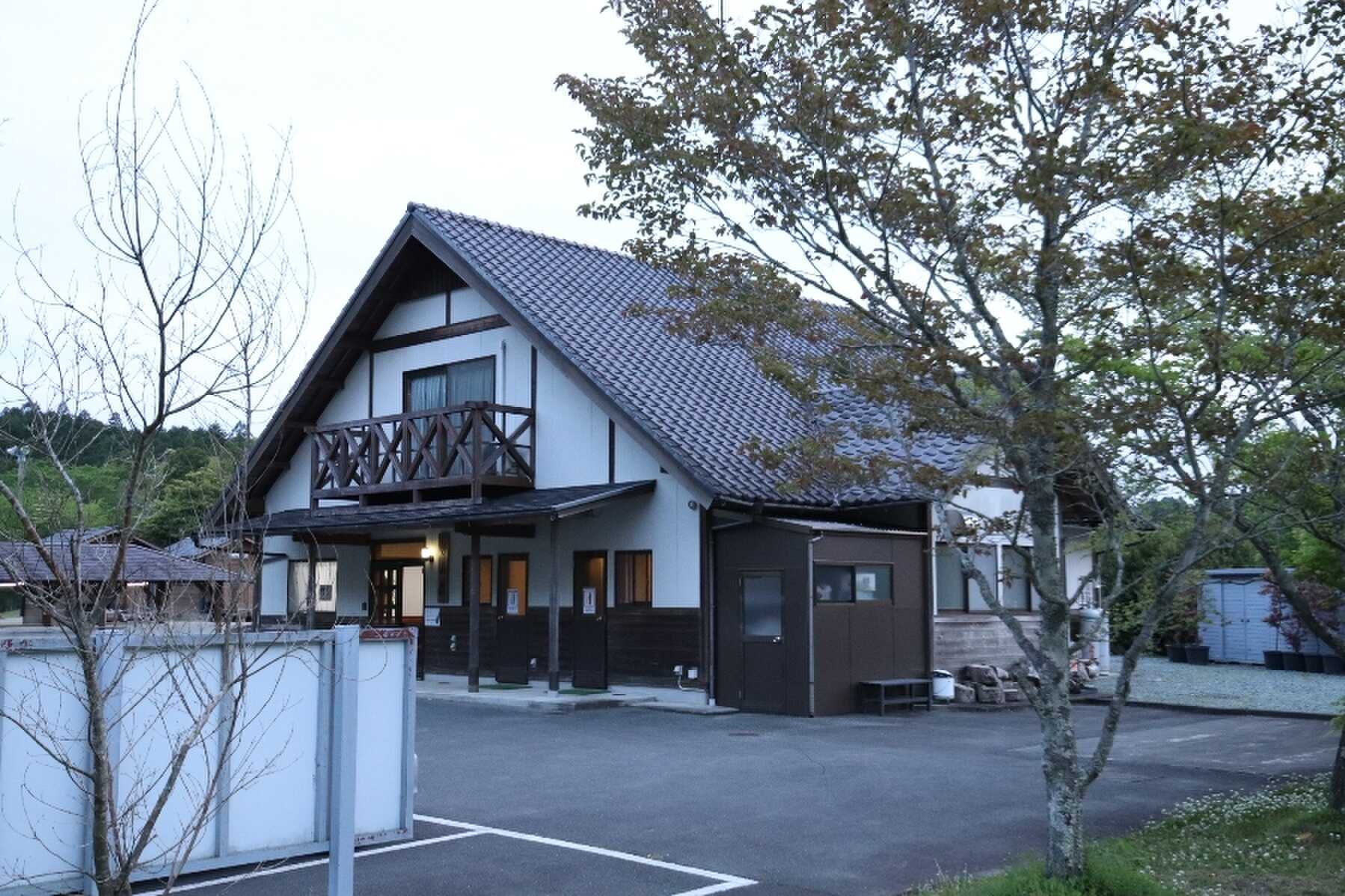 管理棟