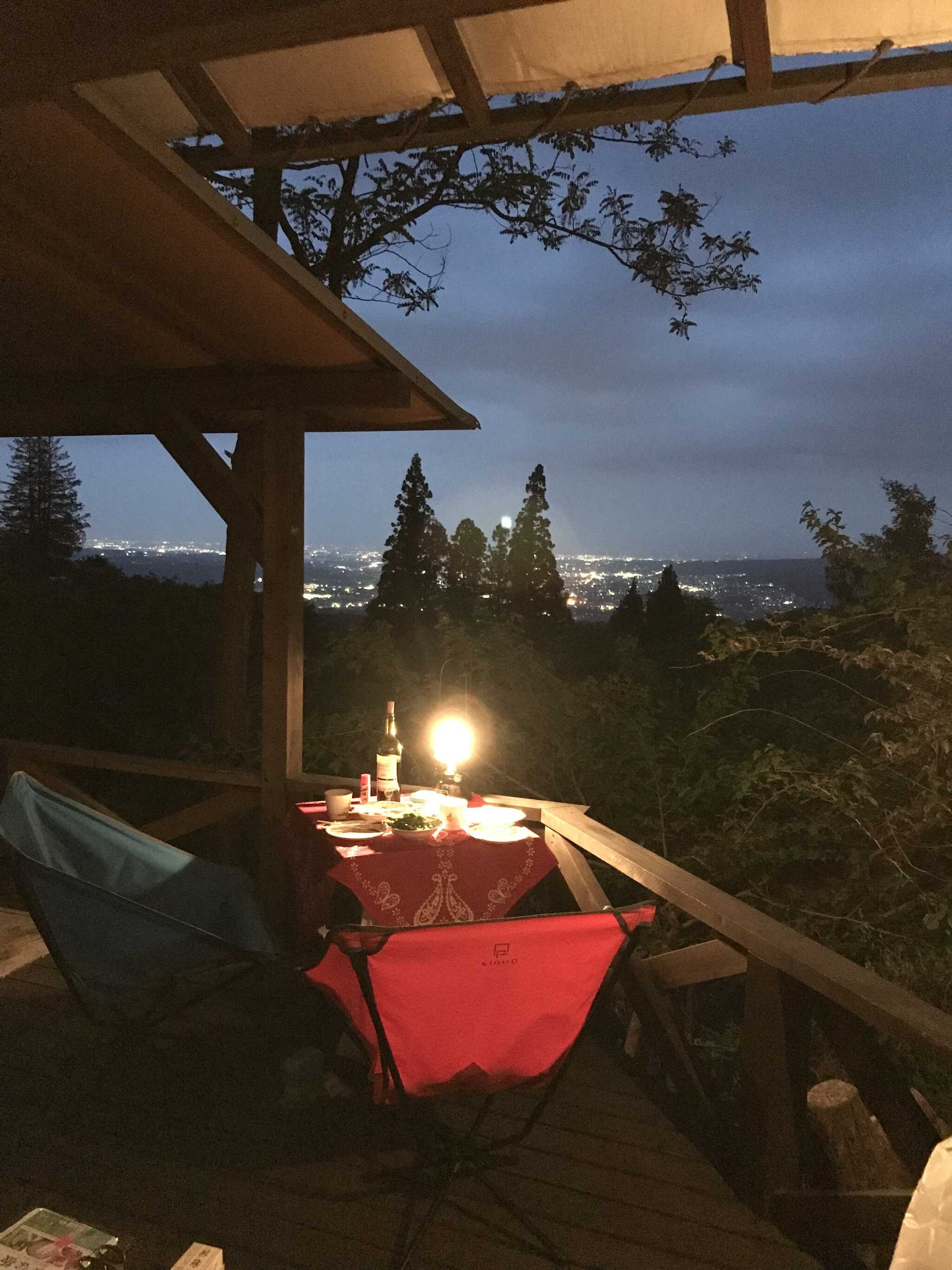 街の夜景を眺めなから...
