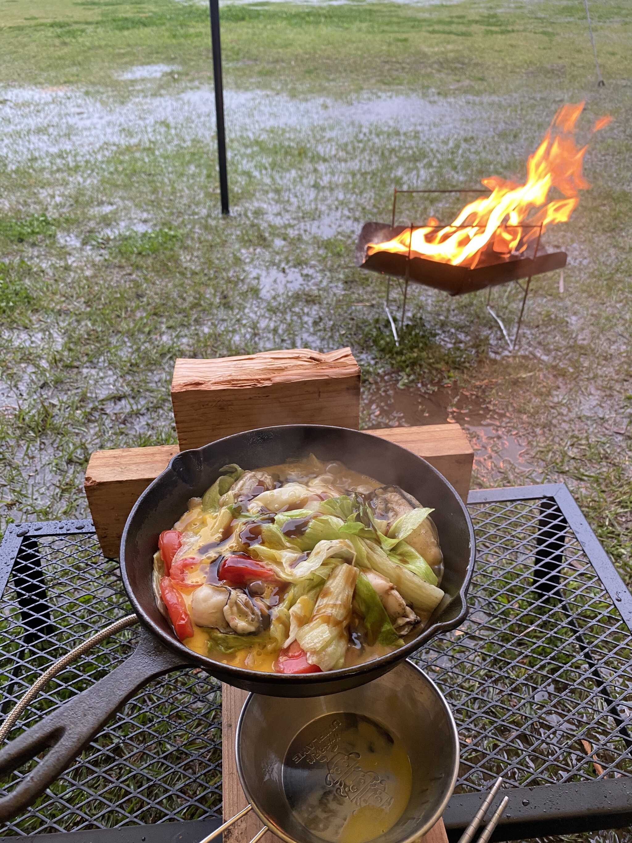 低気圧真っ只中でのキャンプもまた格別!