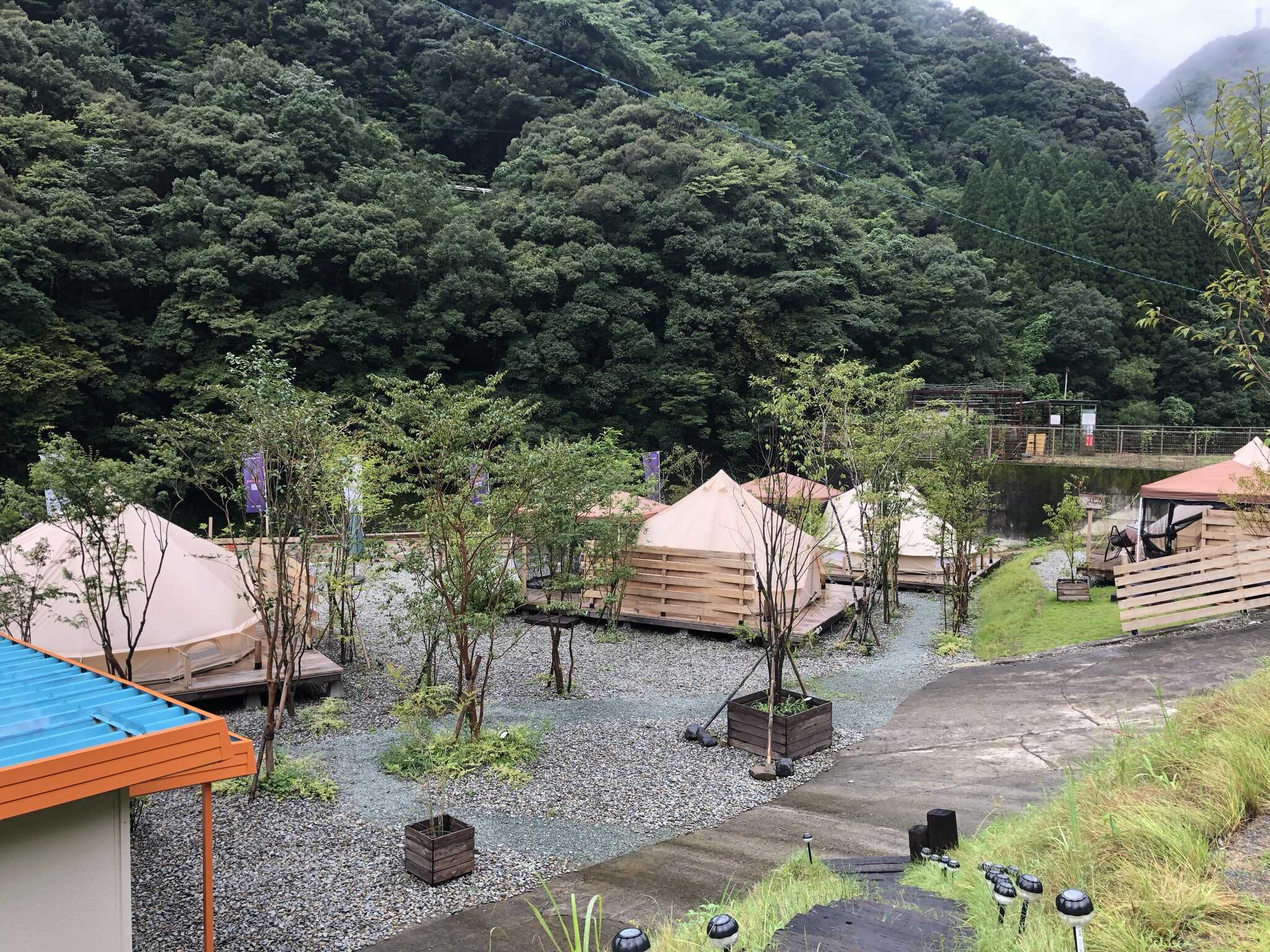 タープの中から