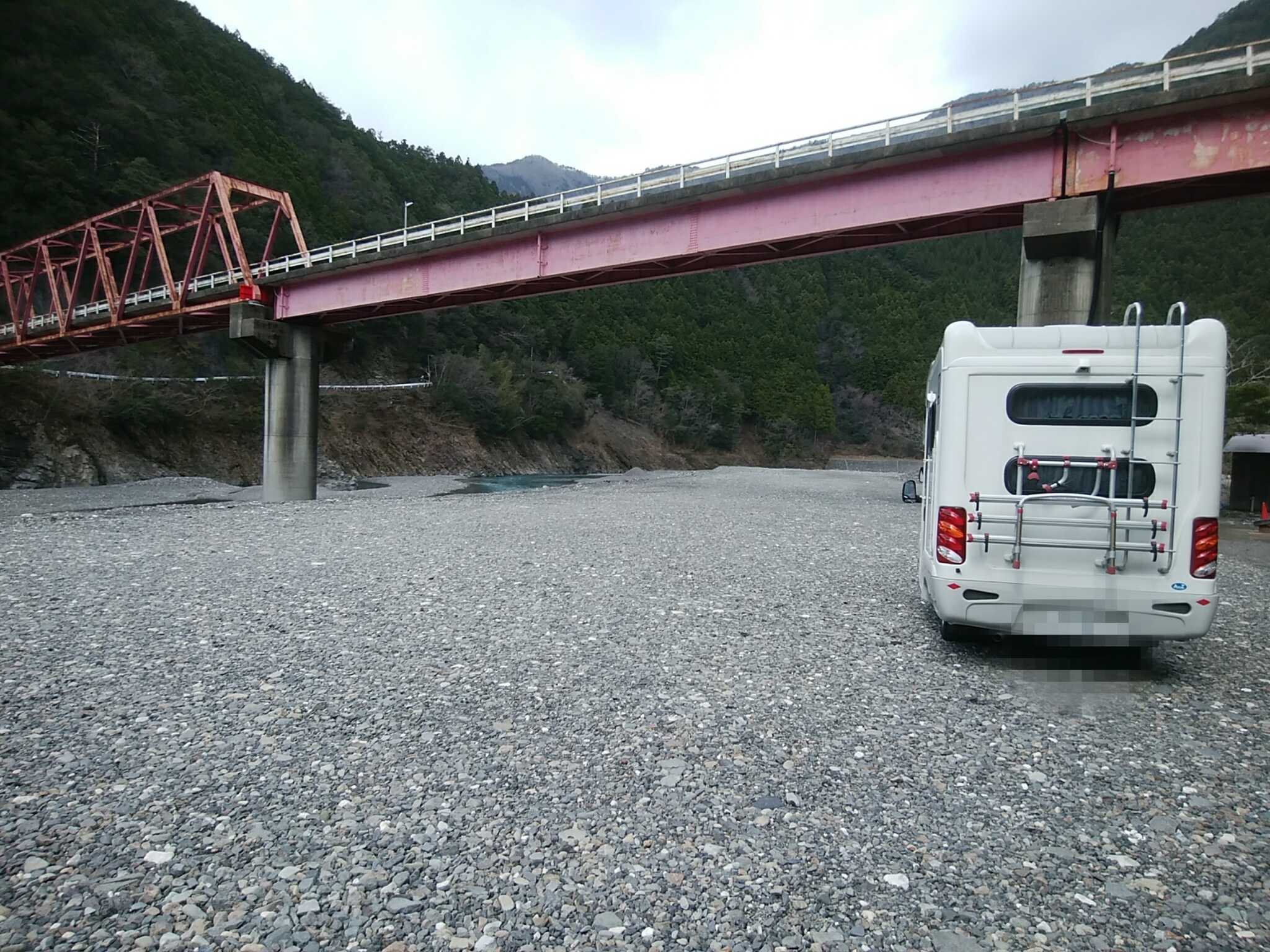 赤い橋とアミティ