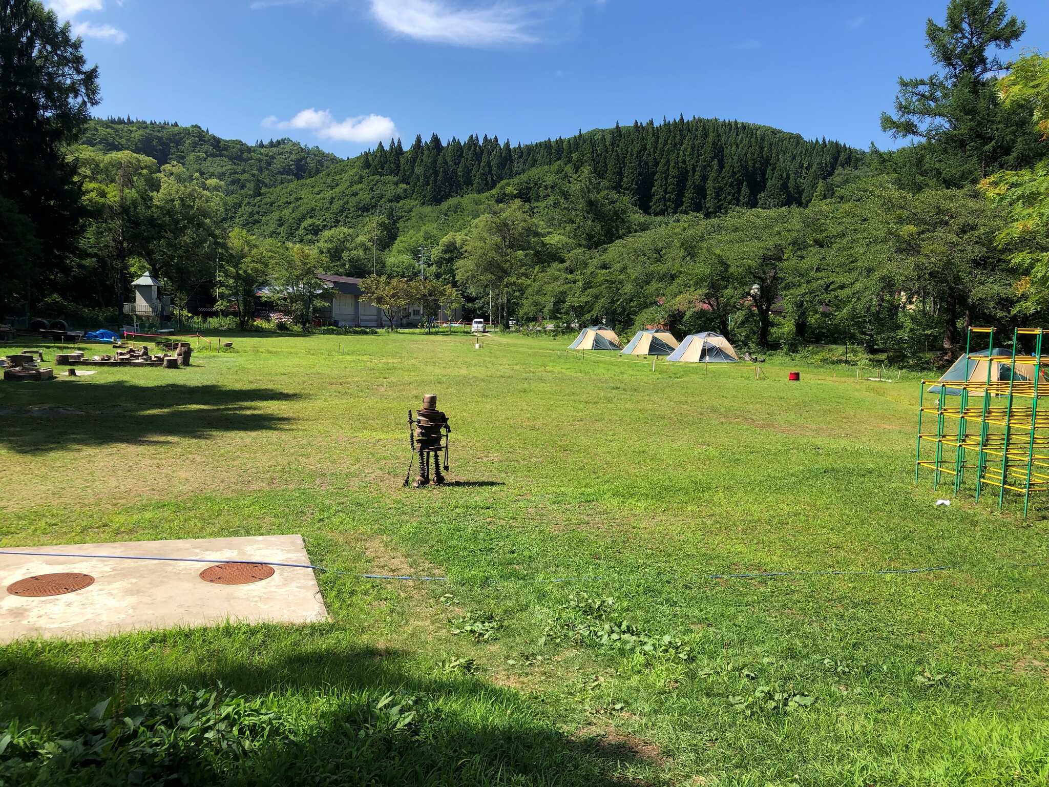 校庭を利用したキャンプ場