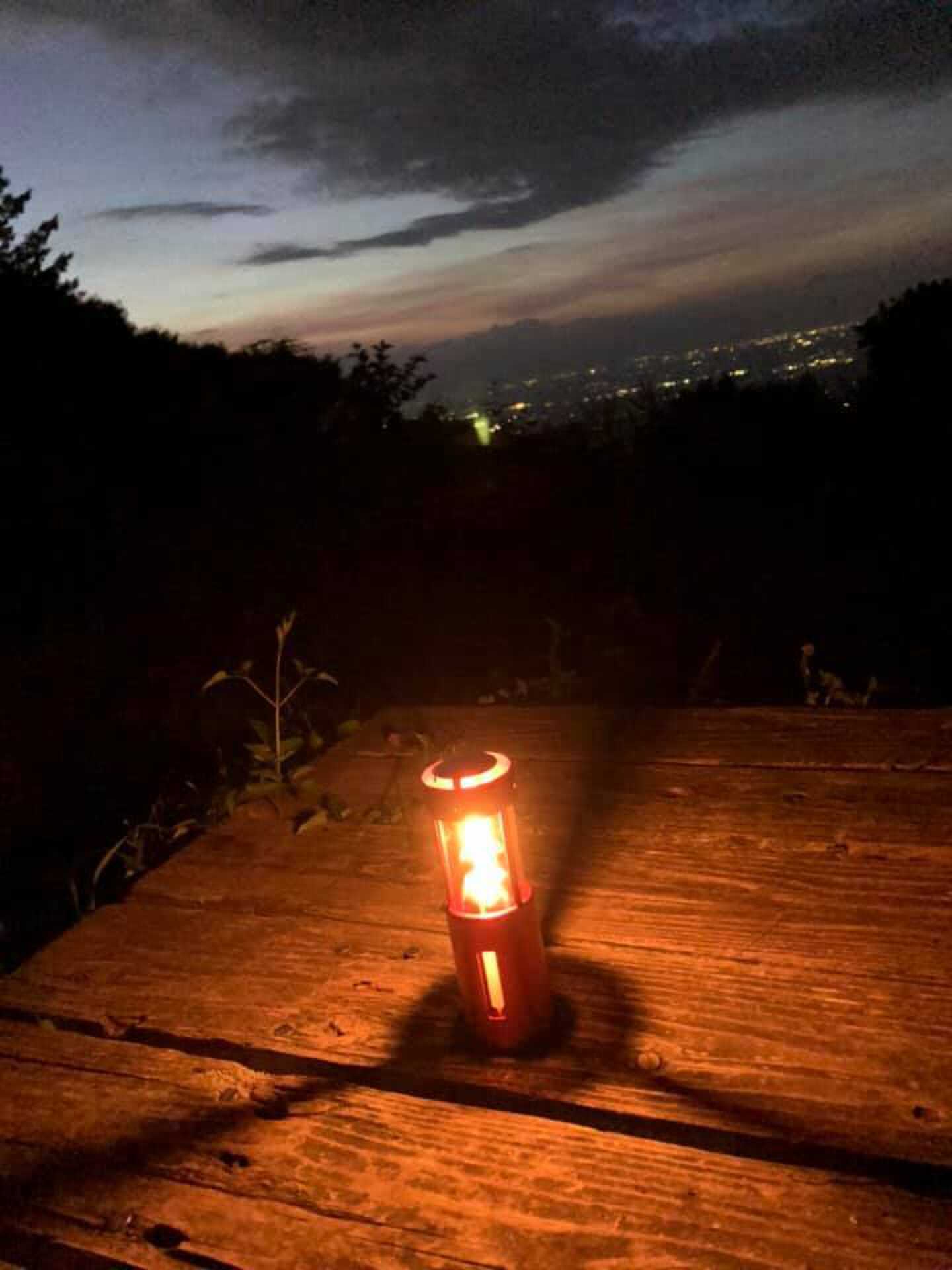 夕刻の景色とキャンドルランタン