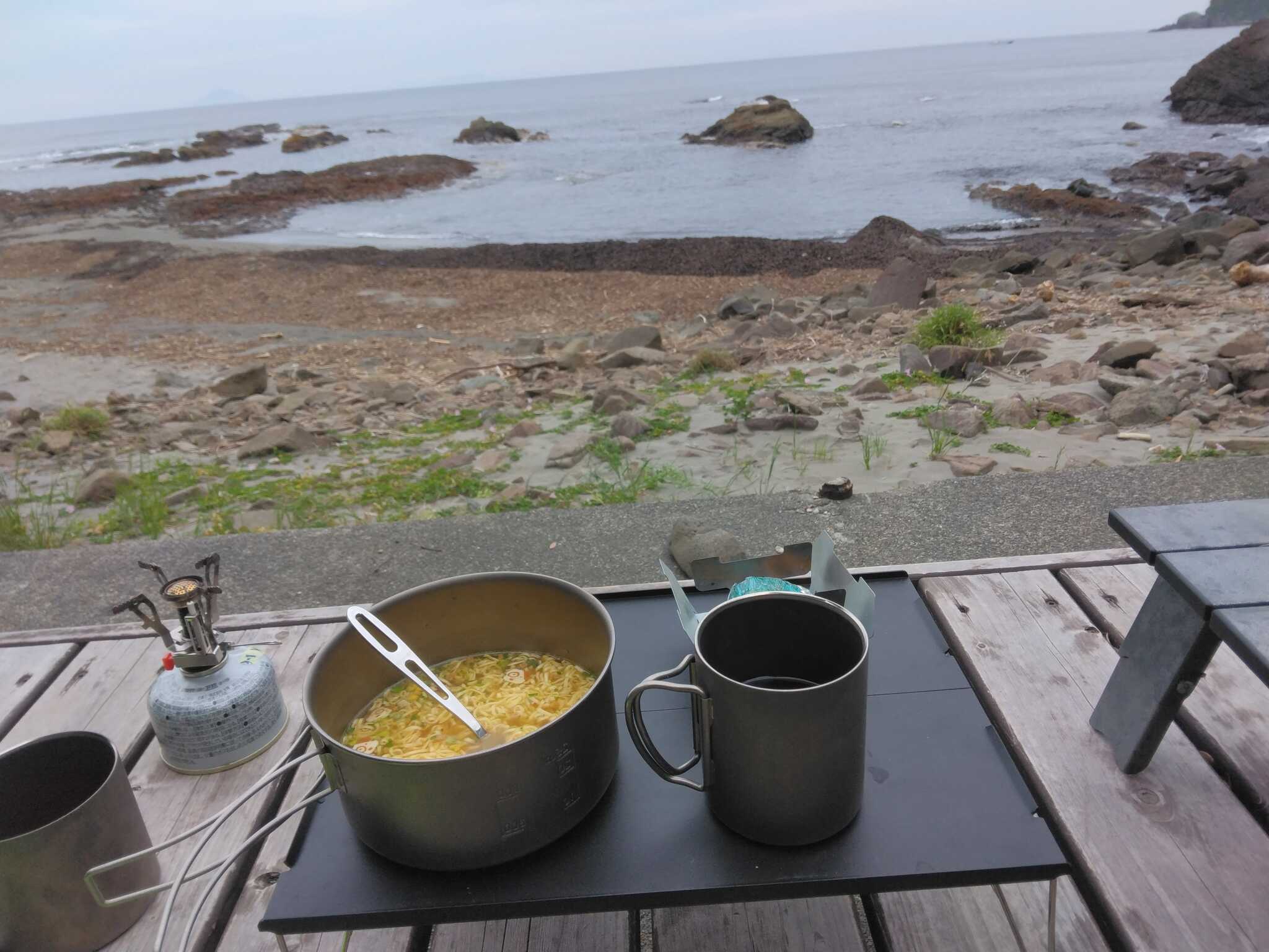 インスタント麺もご馳走になる景色