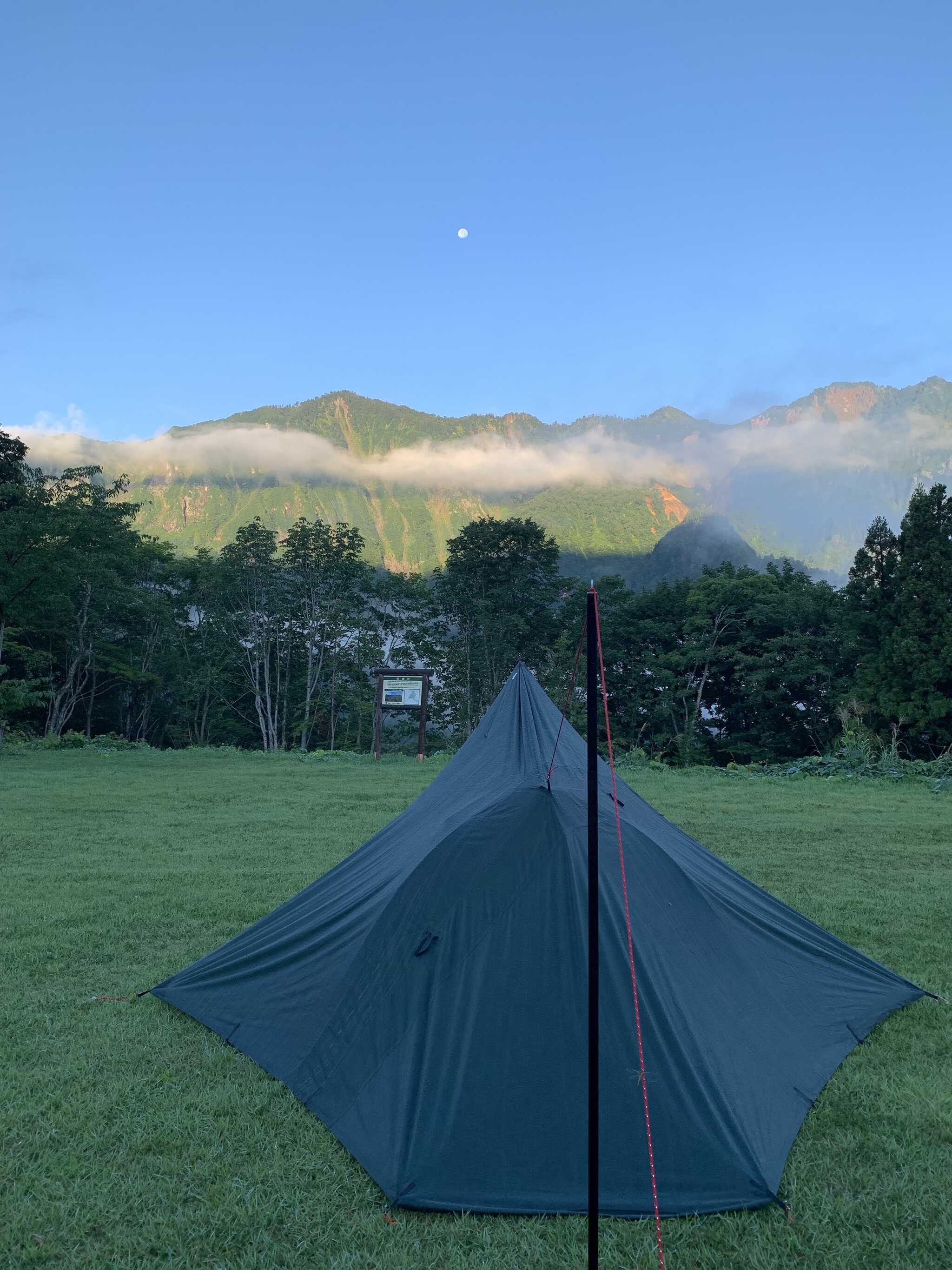 朝の鳥甲山