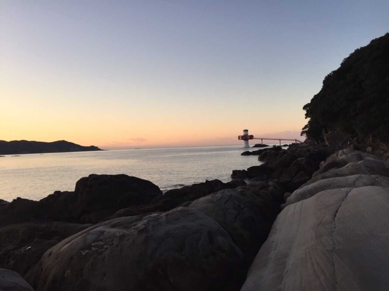 傍の海岸