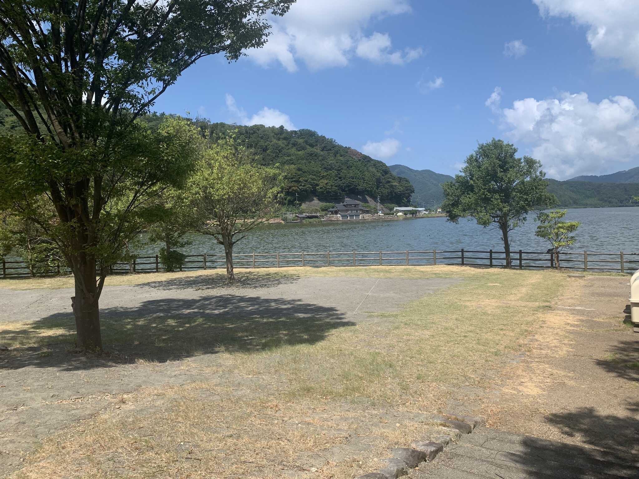 キャンプ場