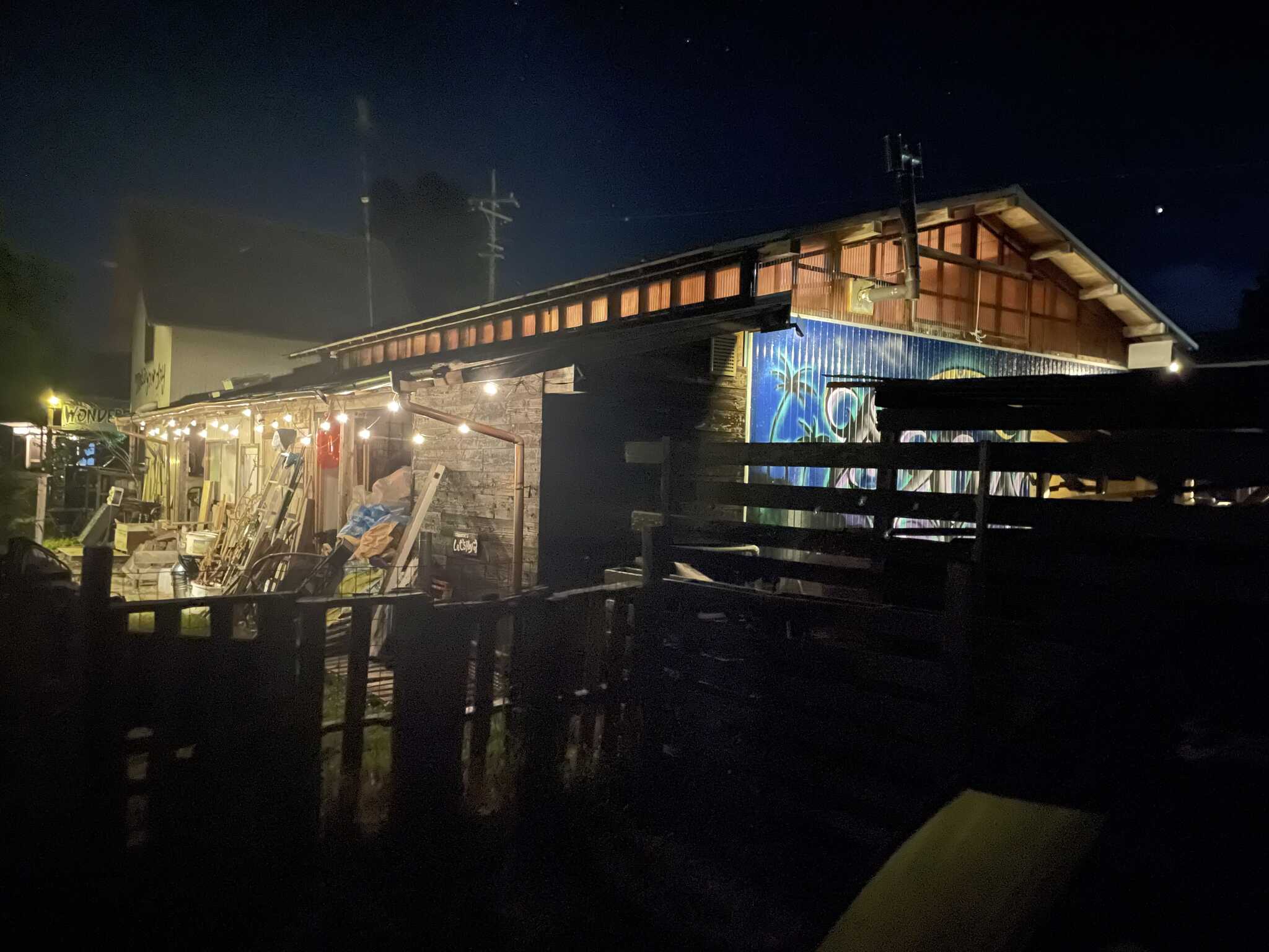 レストランをサイトから夜