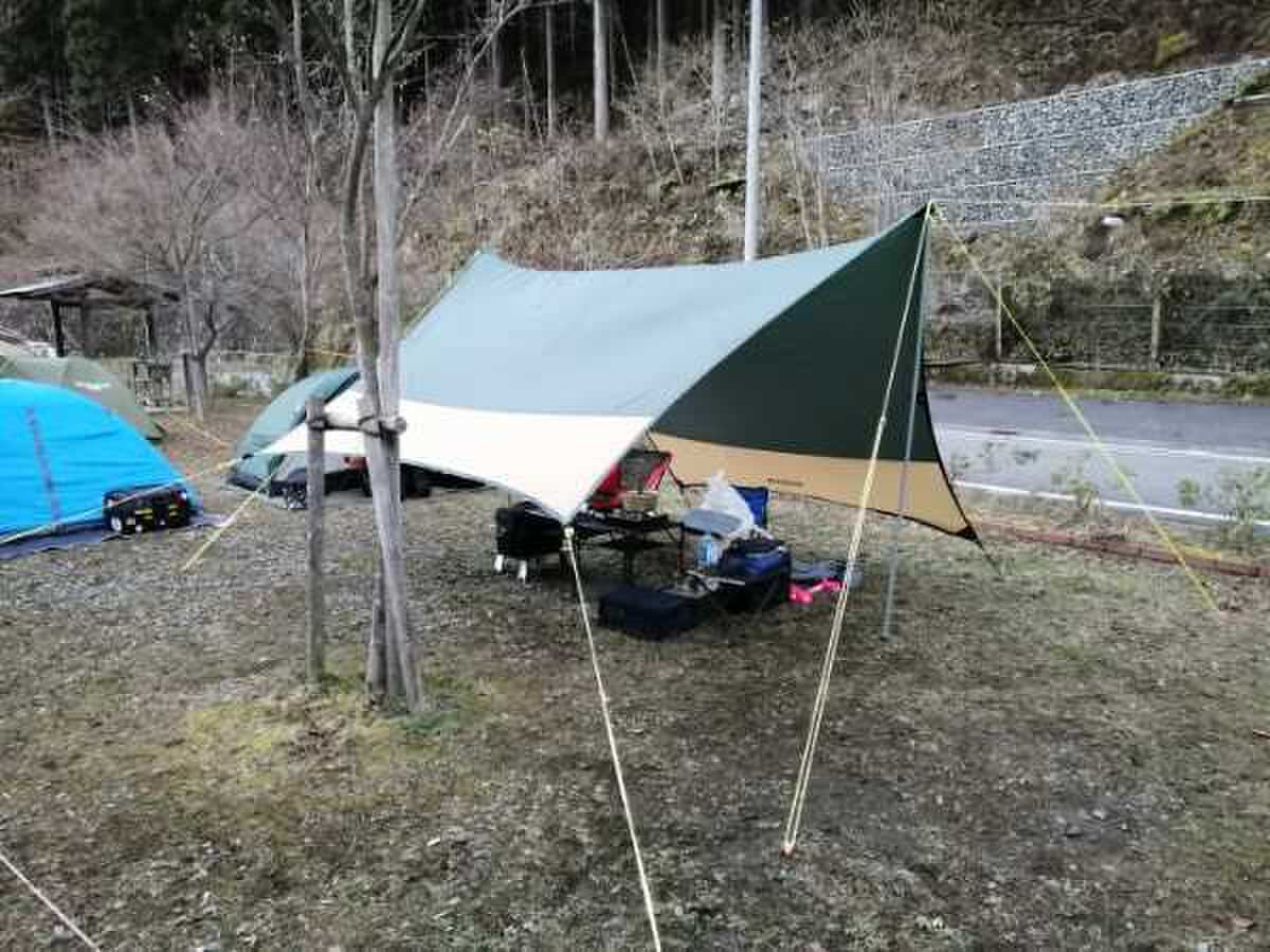 タープを食事の基地に!