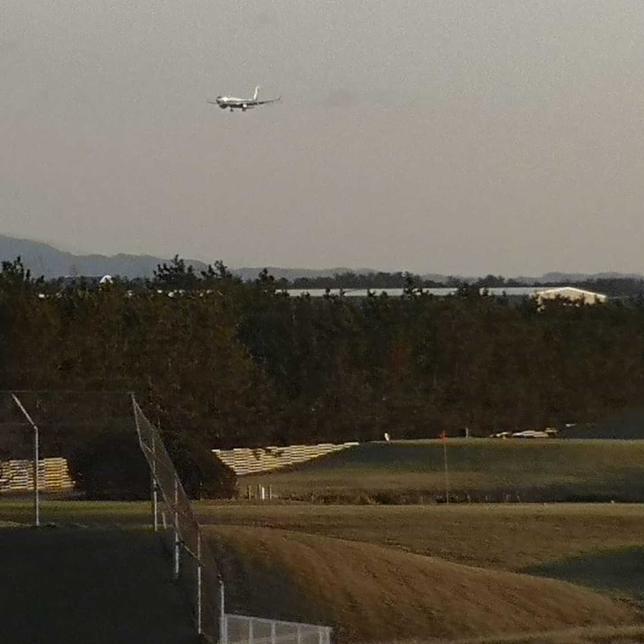 空港近いため飛行機が見られます