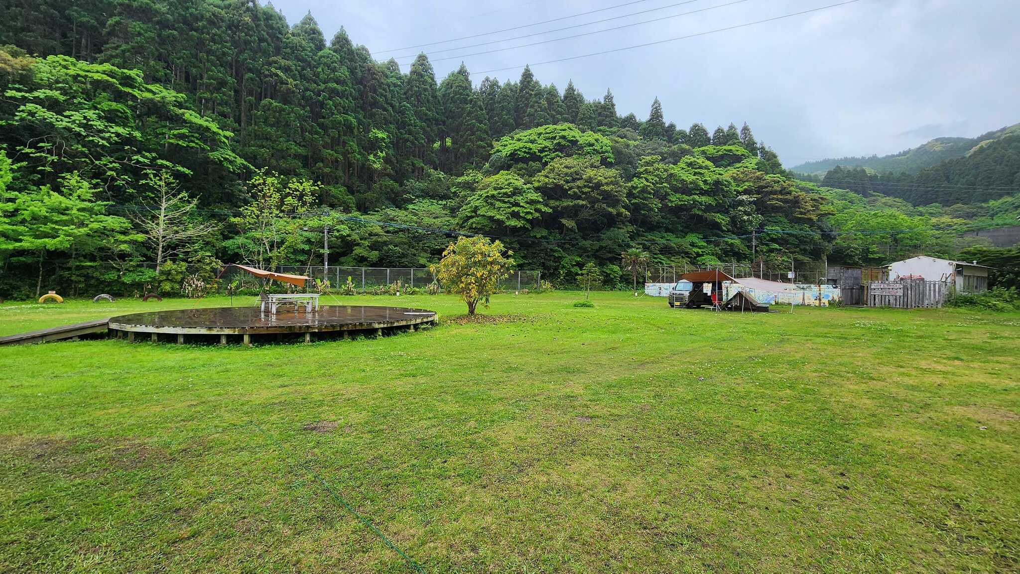 キャンプ場全景