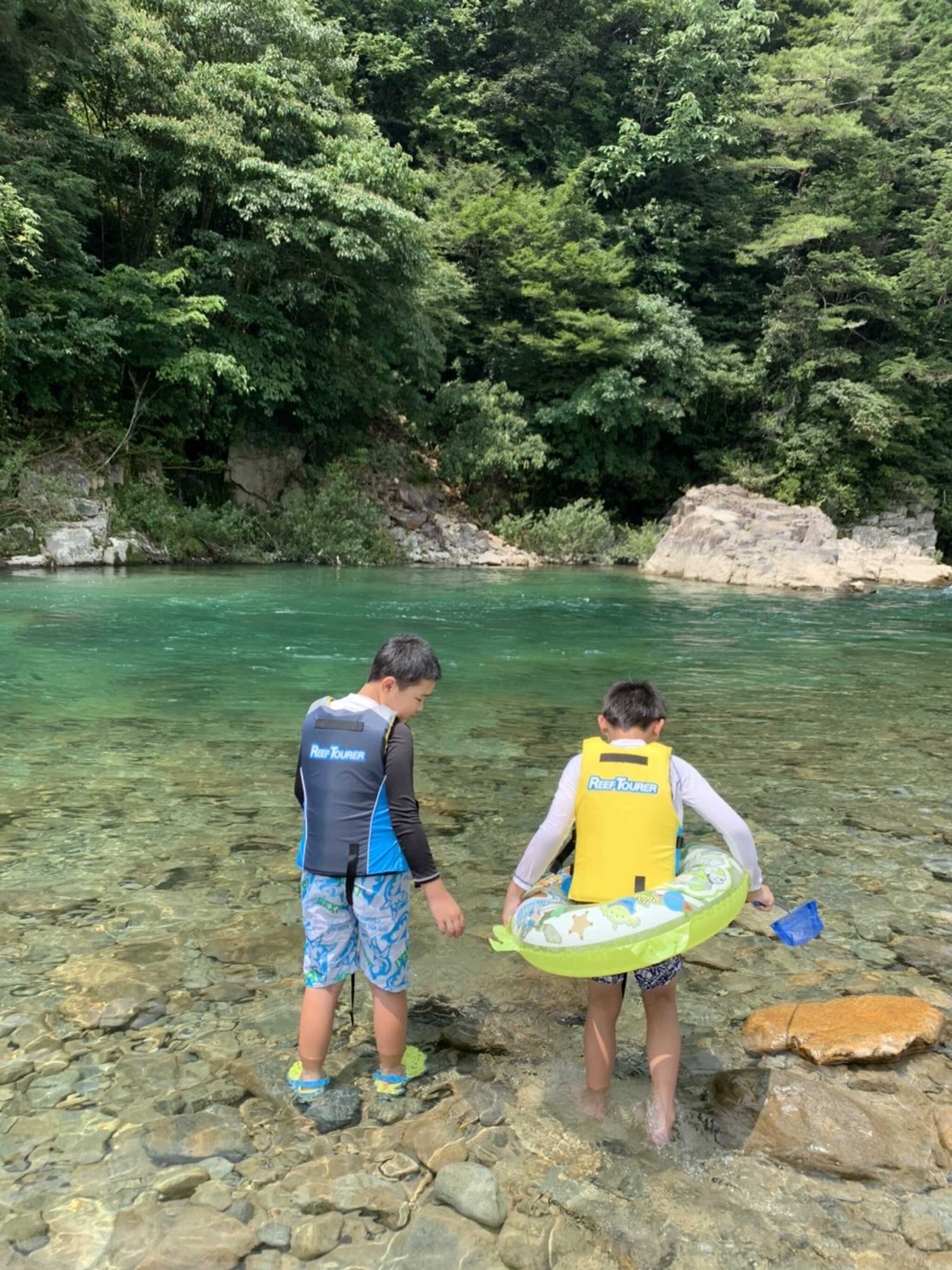 待望の川遊び!
