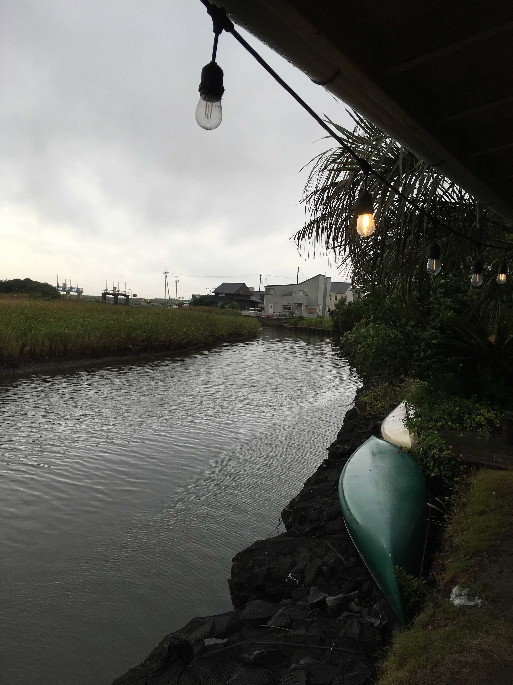 目の前の川