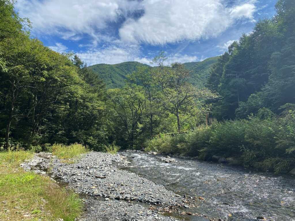近くの沢