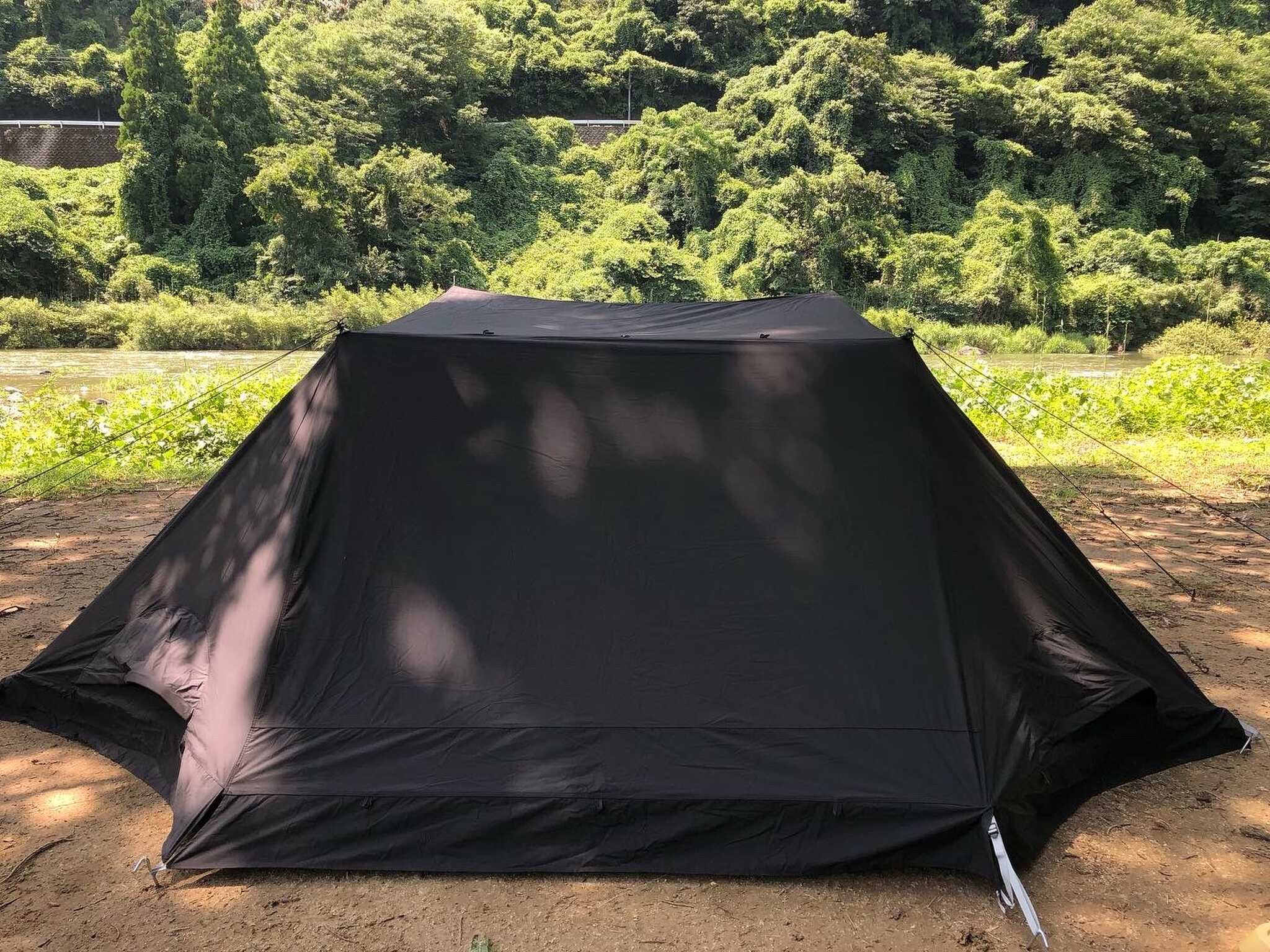 テントサイト川沿い