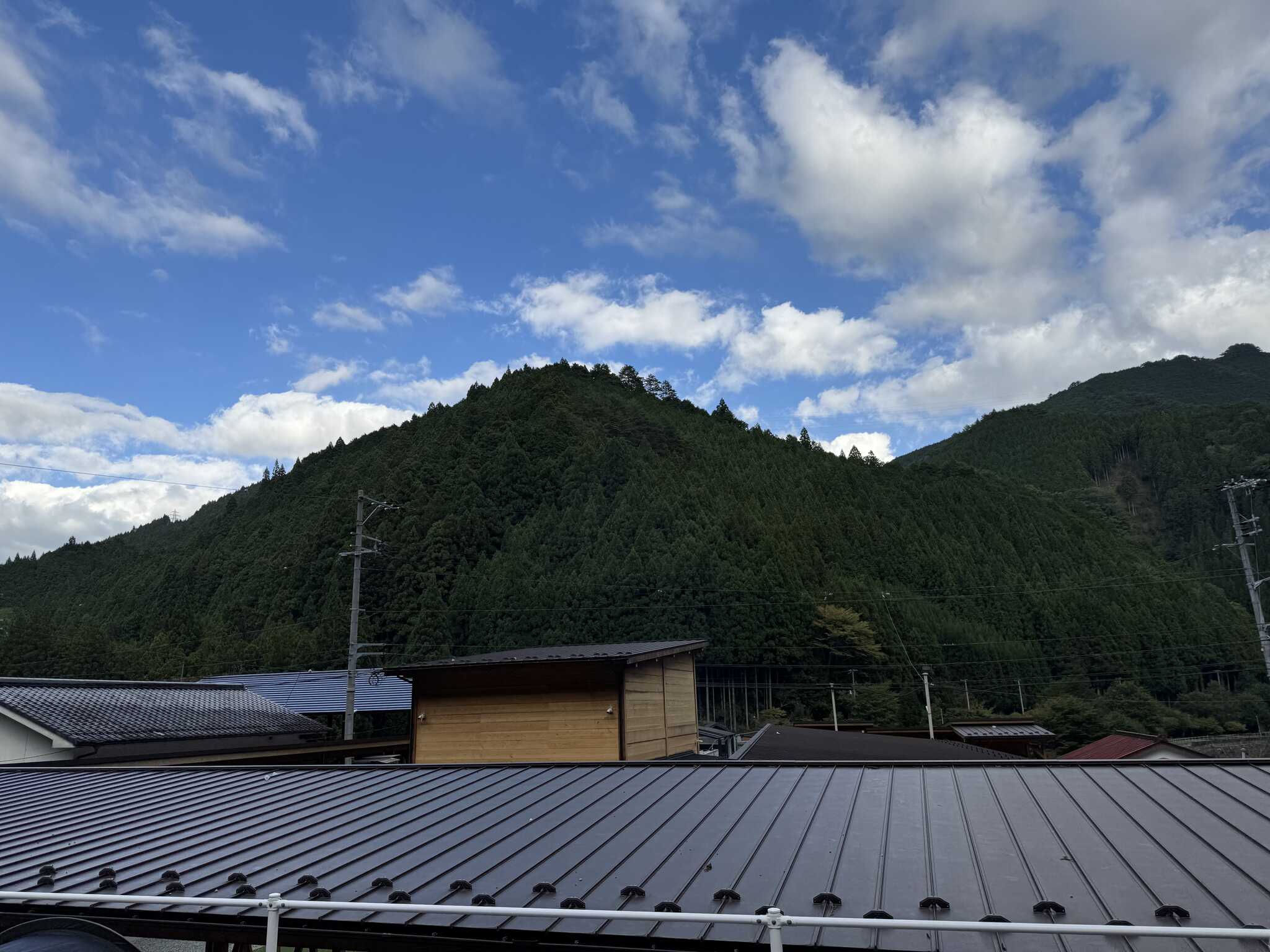 オートサイトから管理人棟に向かっての写真