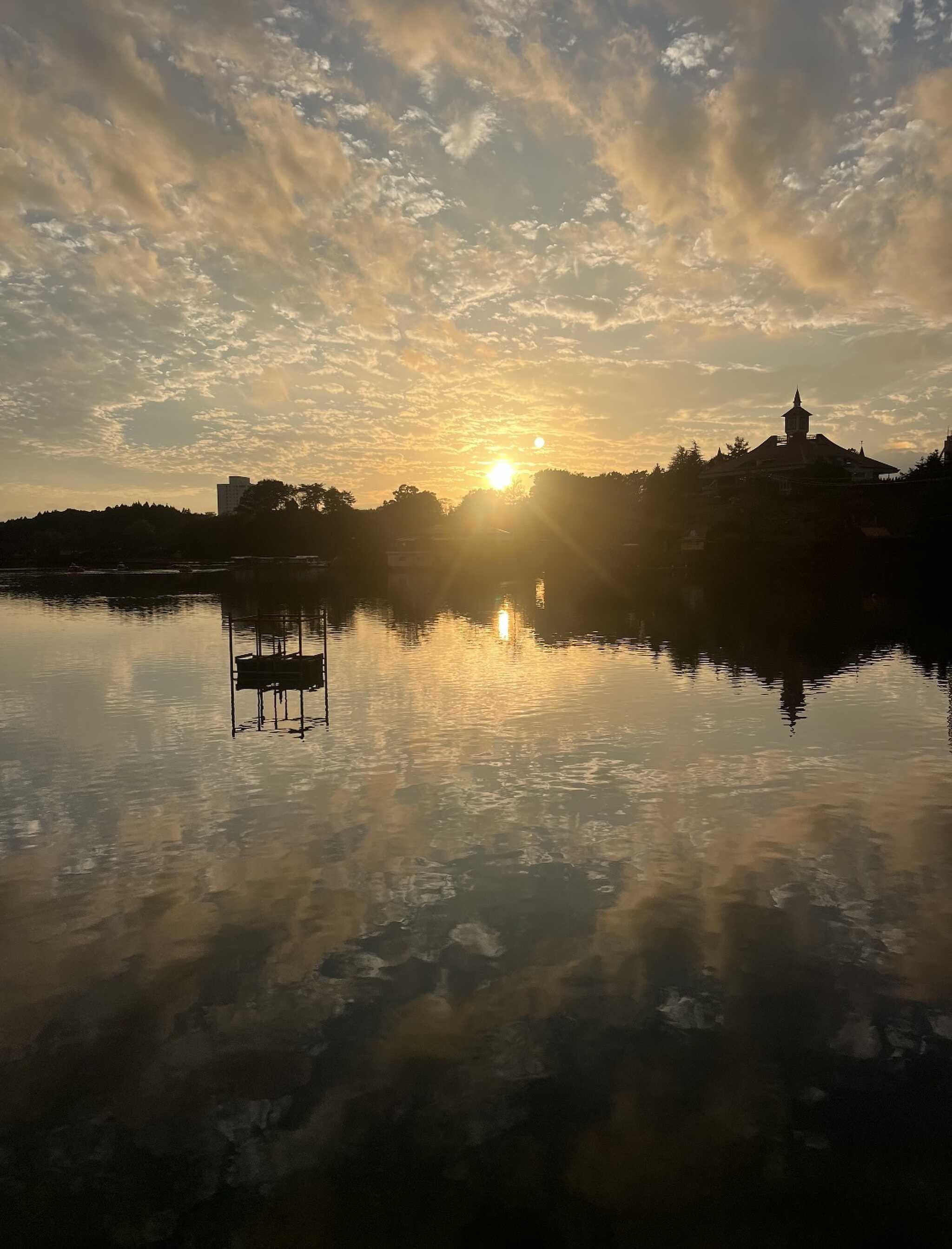 りんどう湖と夕日