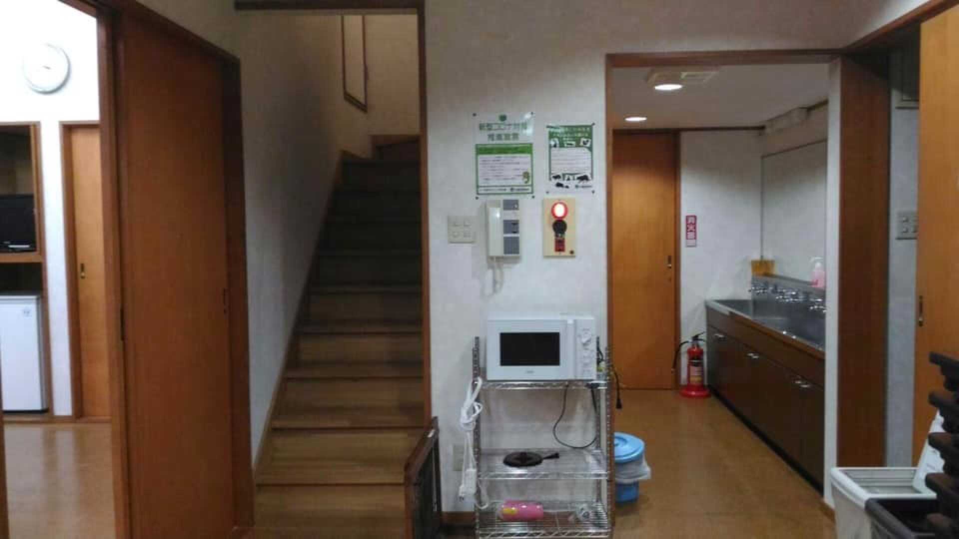 玄関を入って