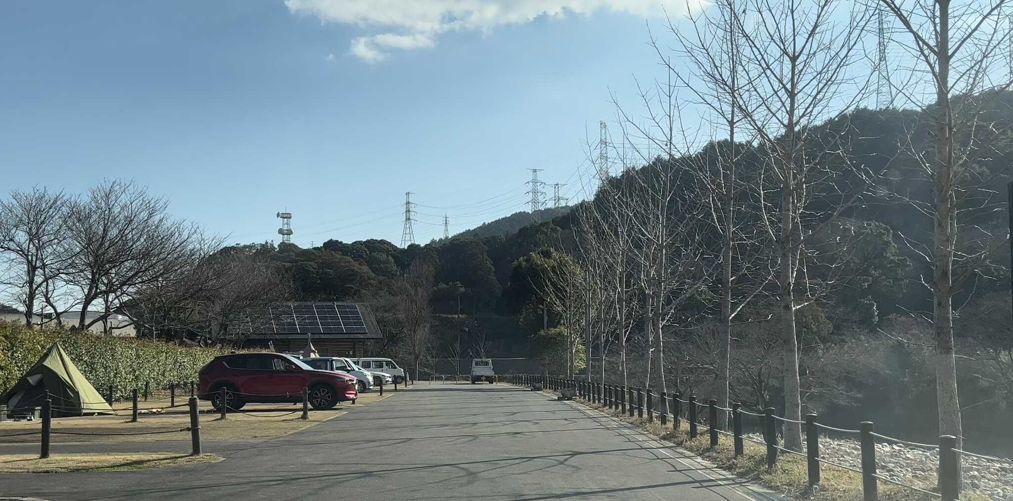 キャンプ場入口より