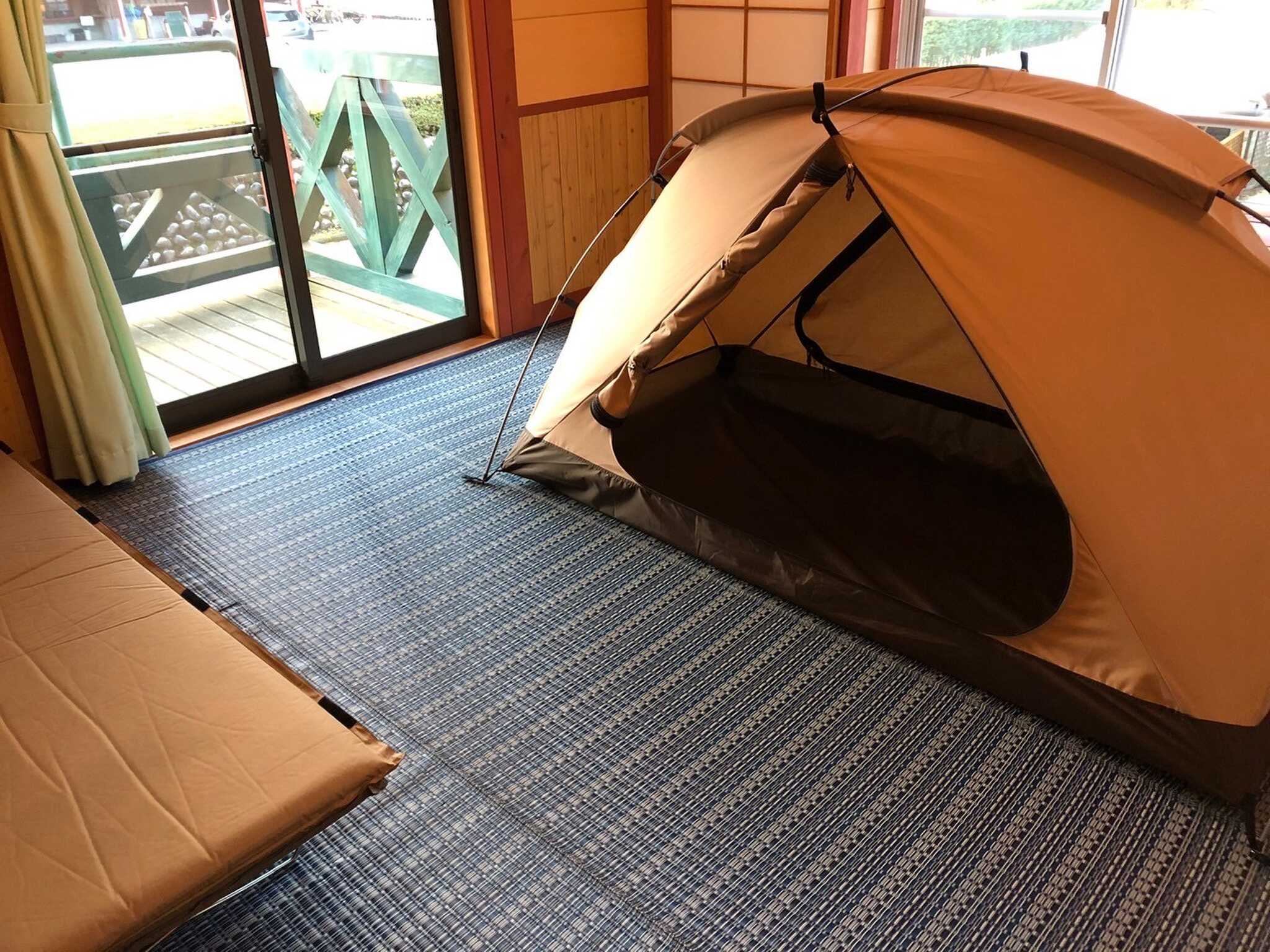 寝室1(ソロテント&コット)