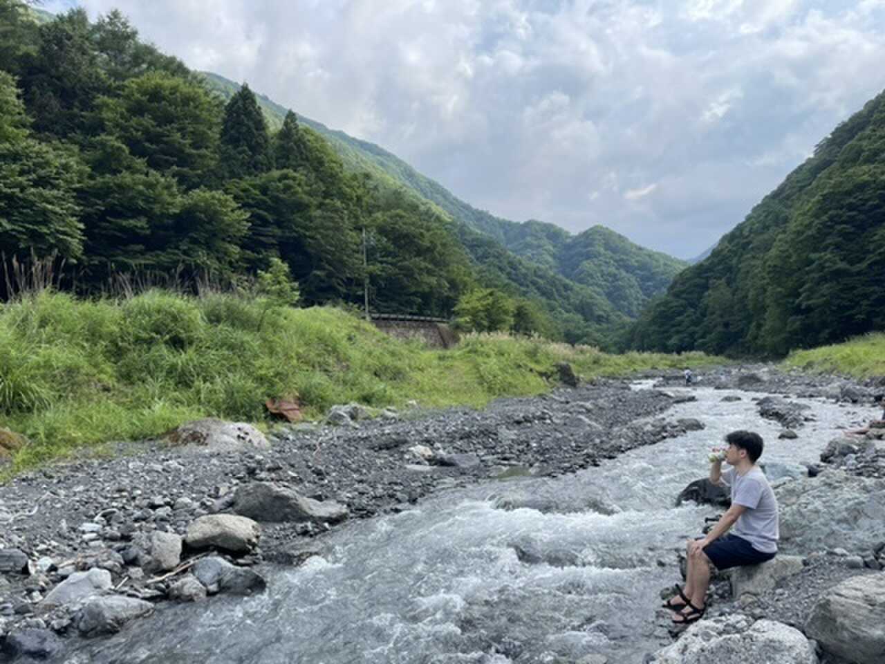 サイト下の河原
