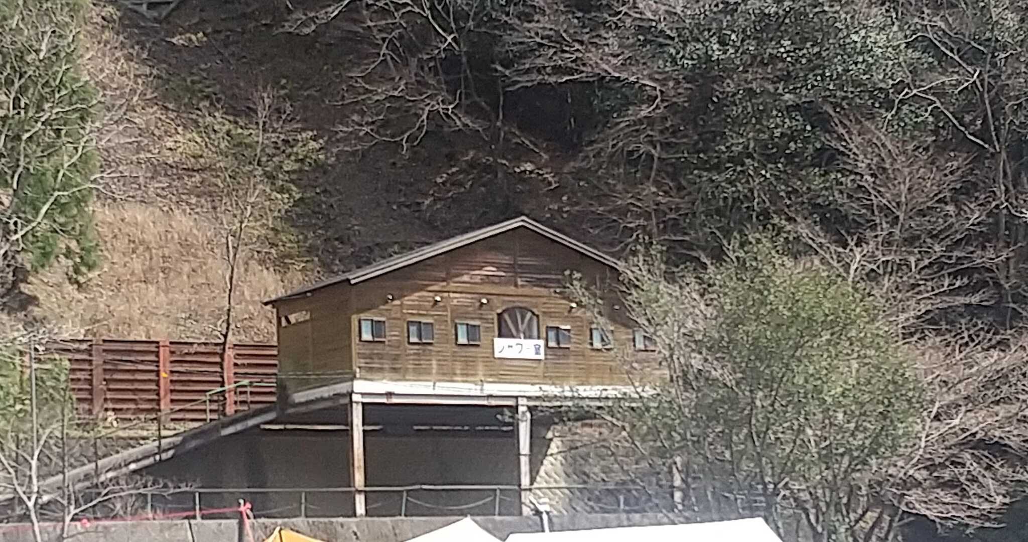 シャワー棟