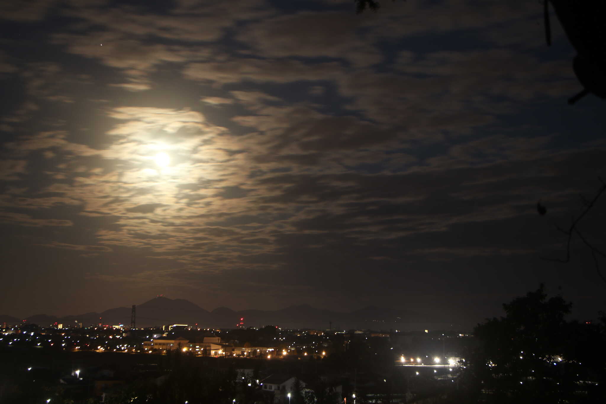 キャンプ場から見た夜景