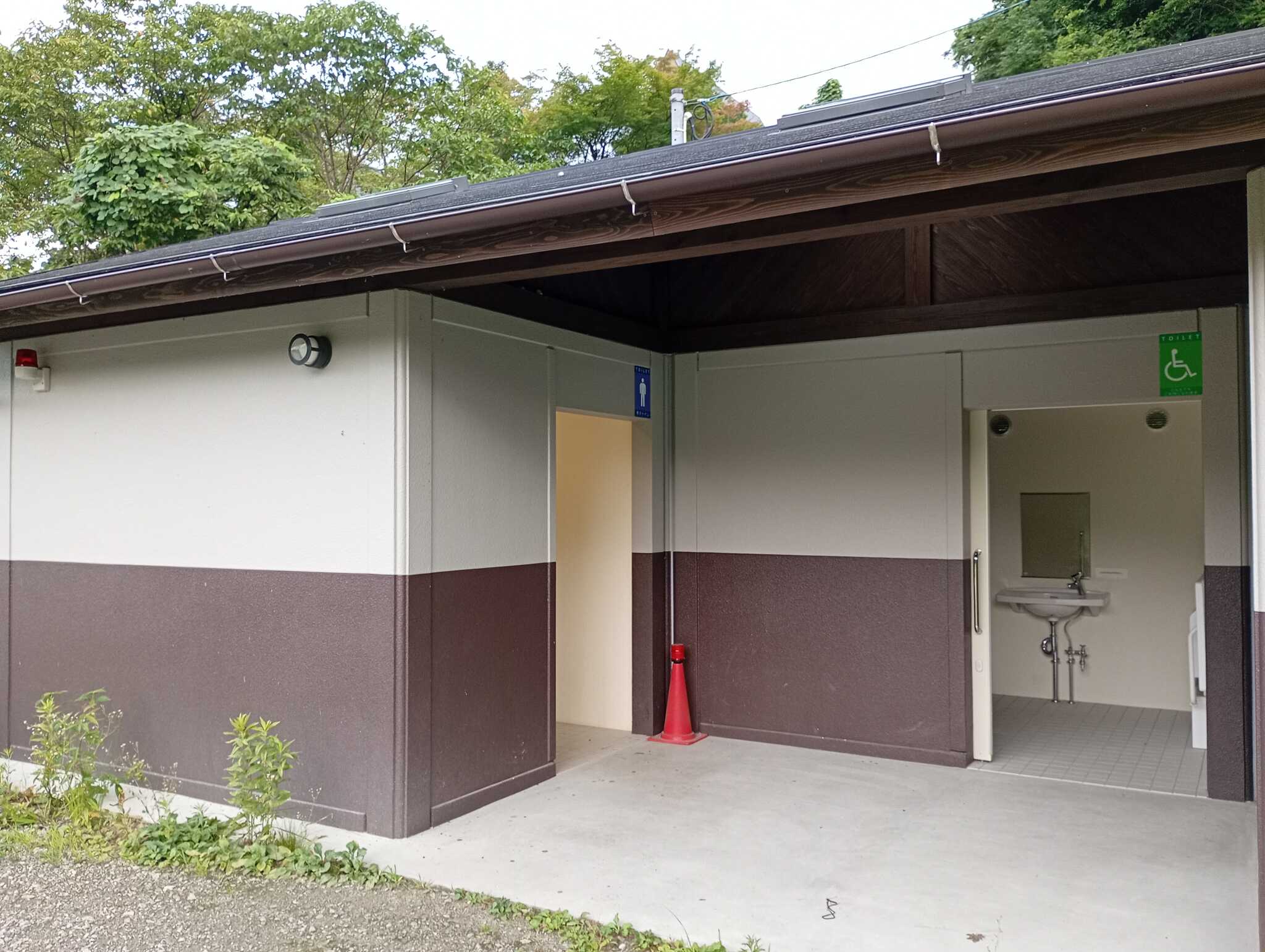 トイレ棟