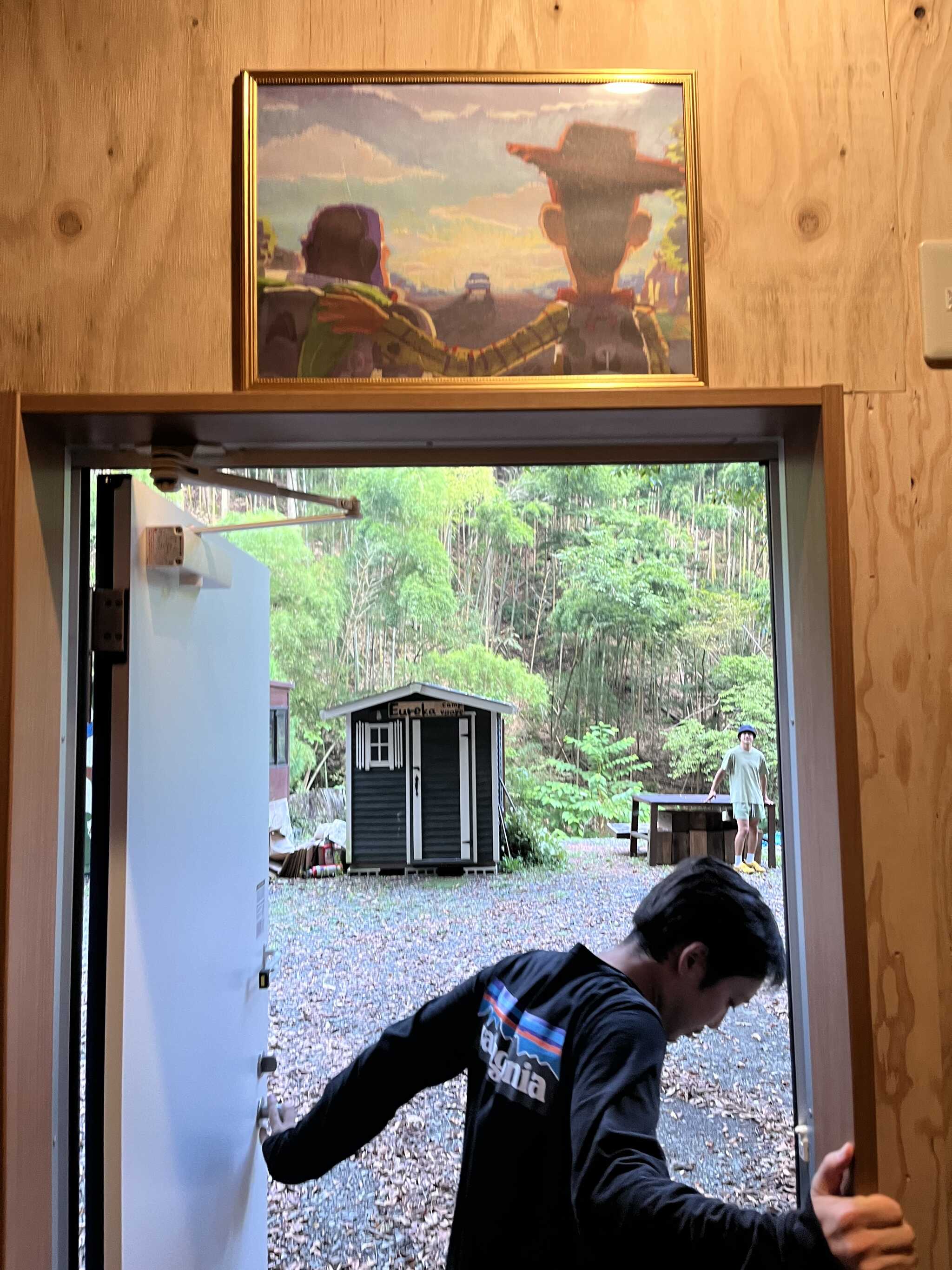 トイレの扉から