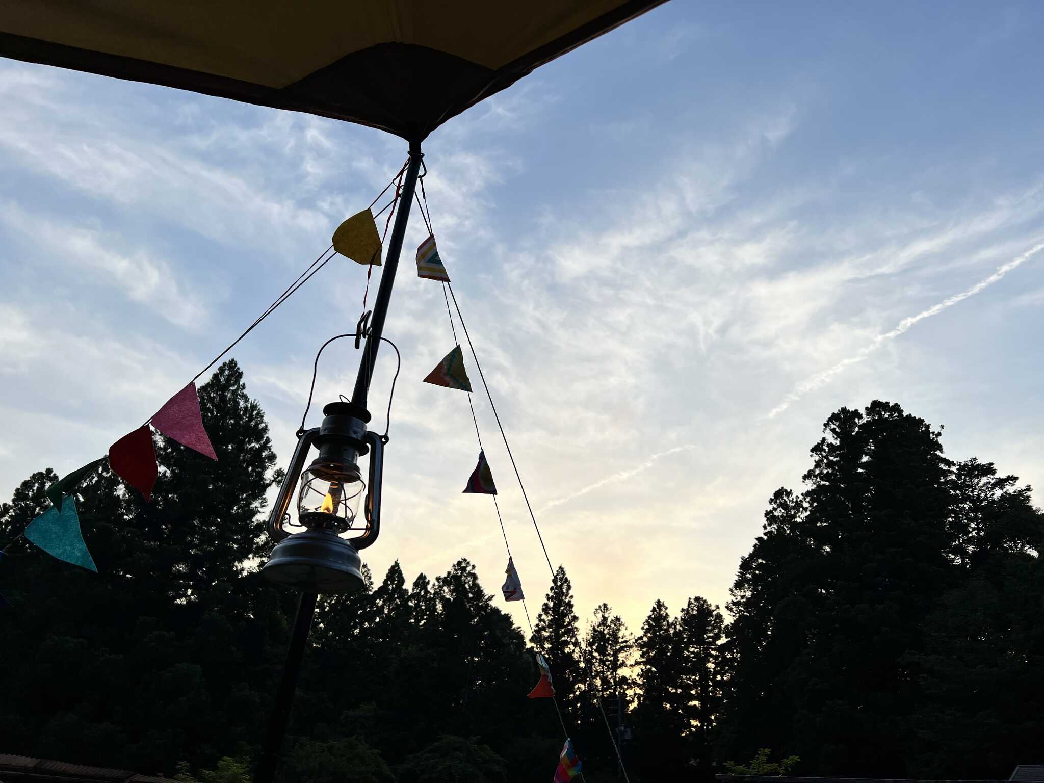 キャンプ夕暮れ
