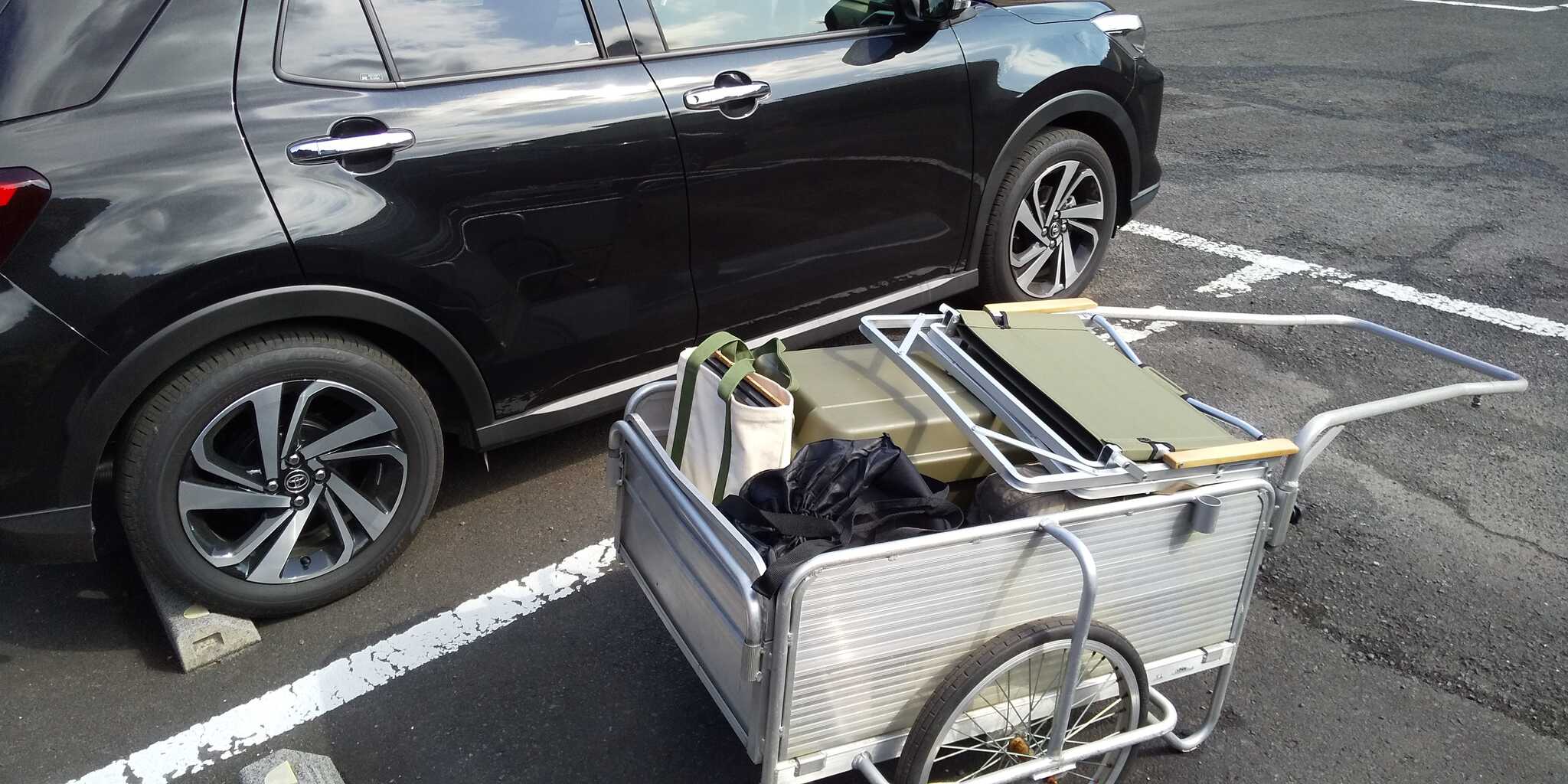 リヤカーで搬入